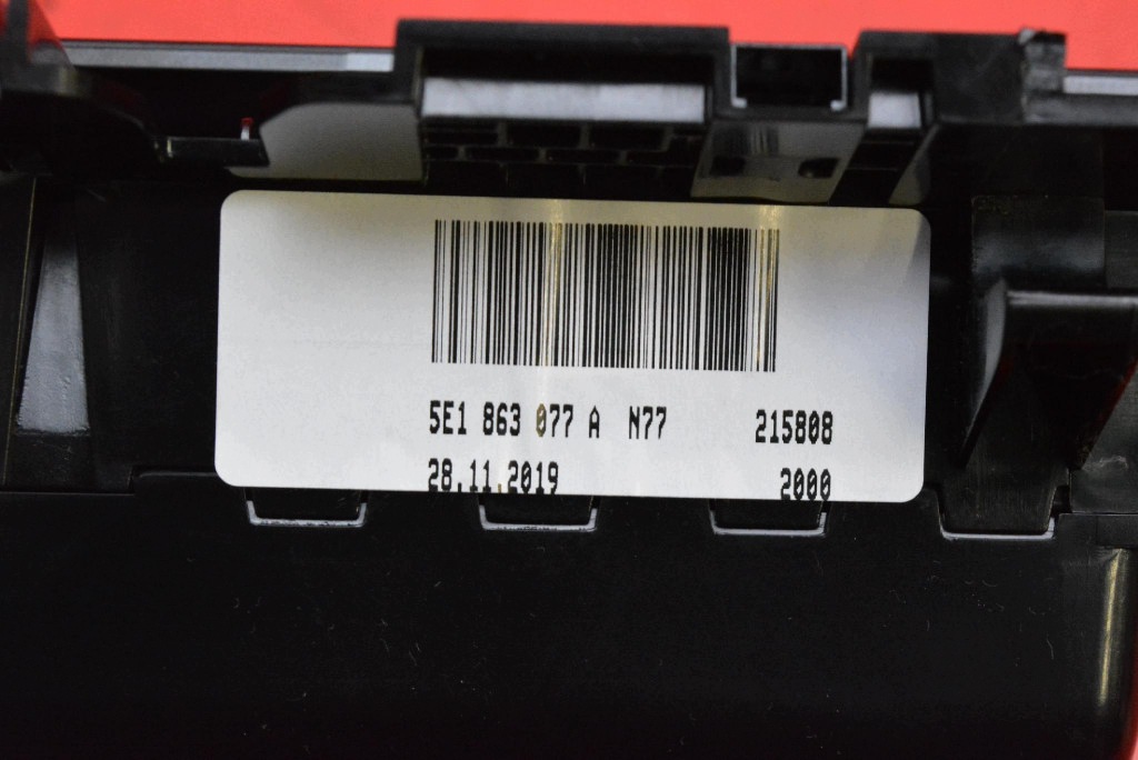 Handschuhfach mitte 5E1863077A SKODA OCTAVIA 3 III LIFT 17-20