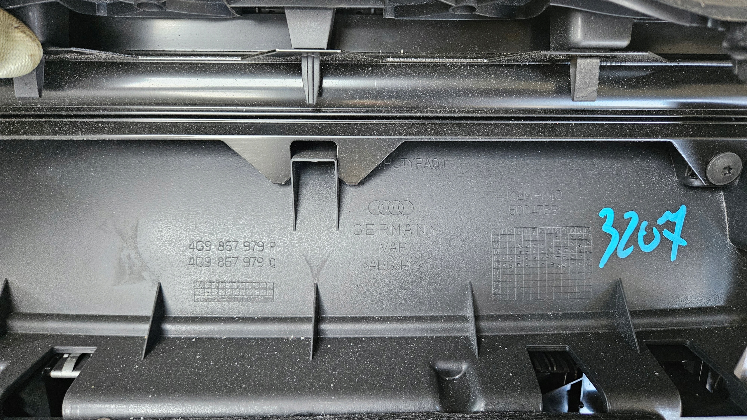 blinds bonnet boot 4G9867979F AUDI A6 S6 RS6
