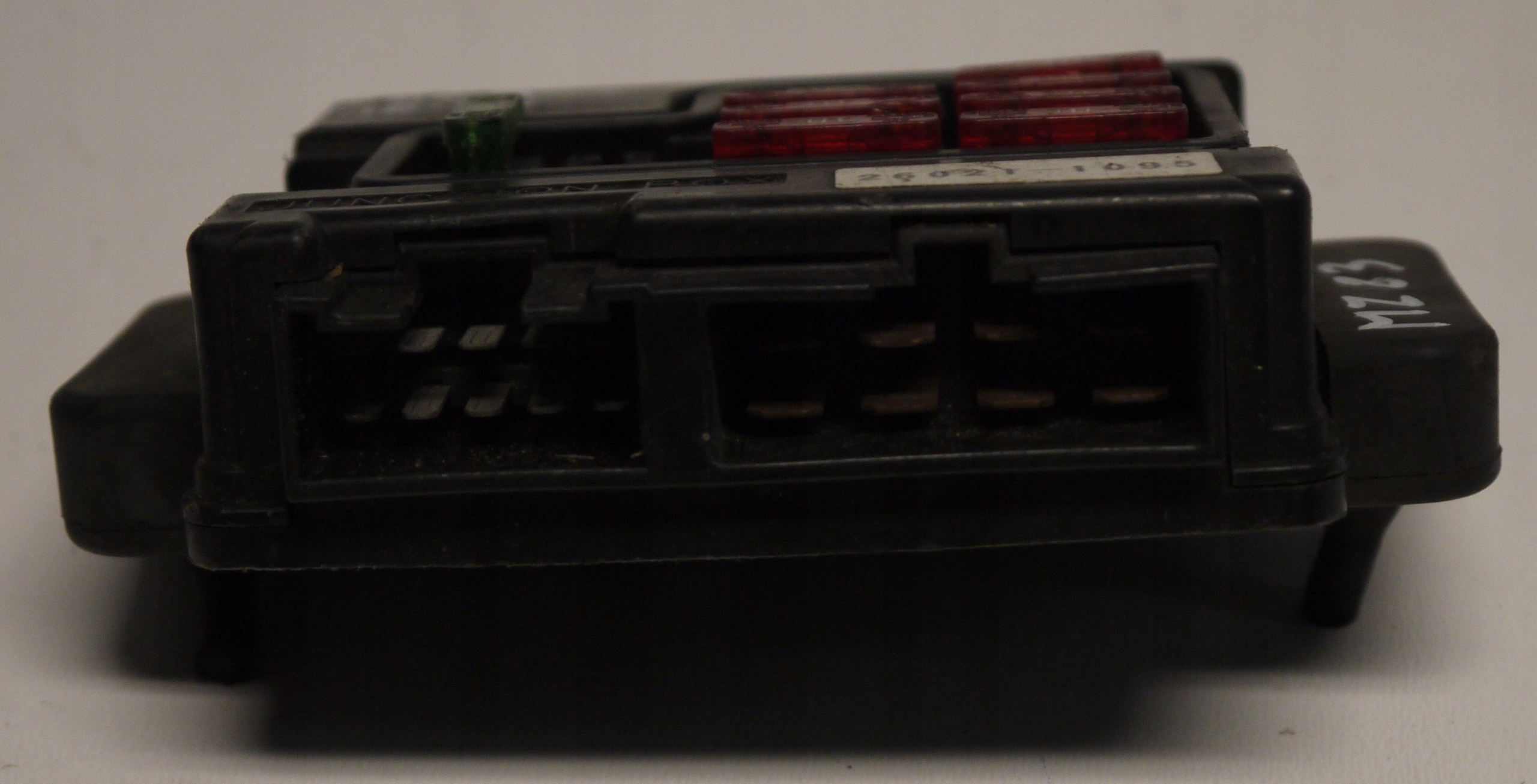 PUSZKA BEZPIECZNIKÓW KAWASAKI MZ83 Producent bez marki