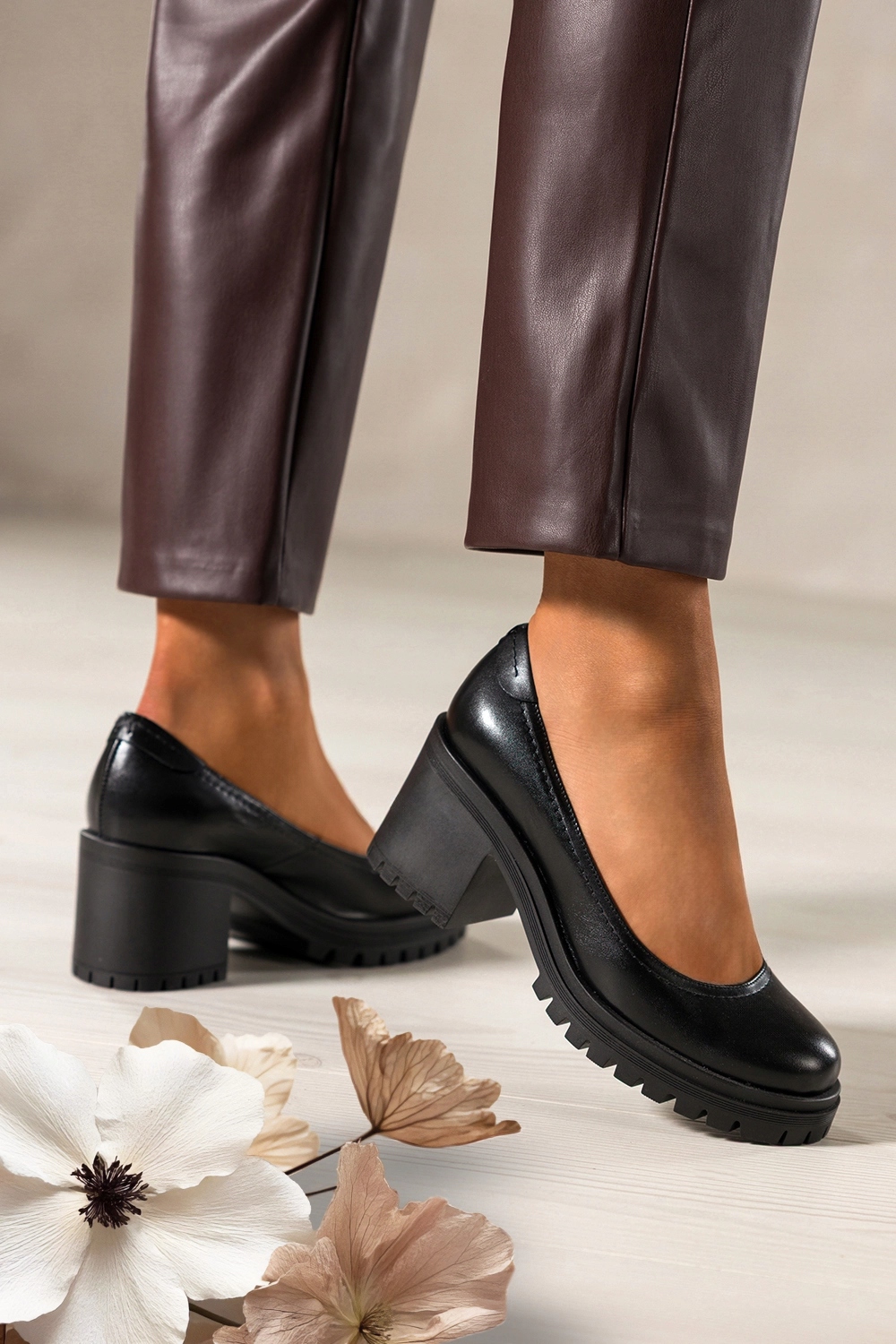 Černé dámské kožené polobotky Platforma Pohodlné Široký kotník Modne r 41