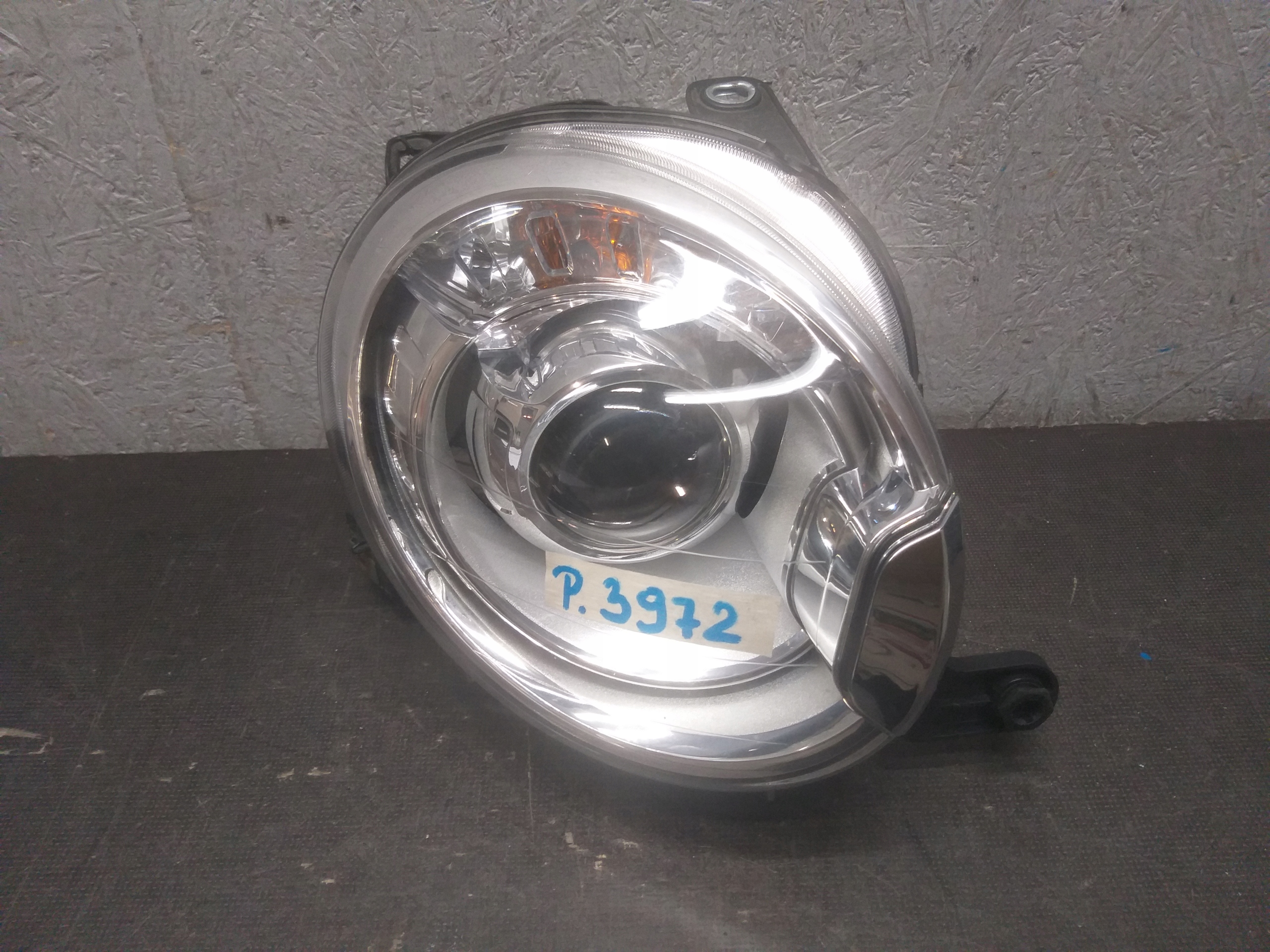 light front right FIAT 500 XENON