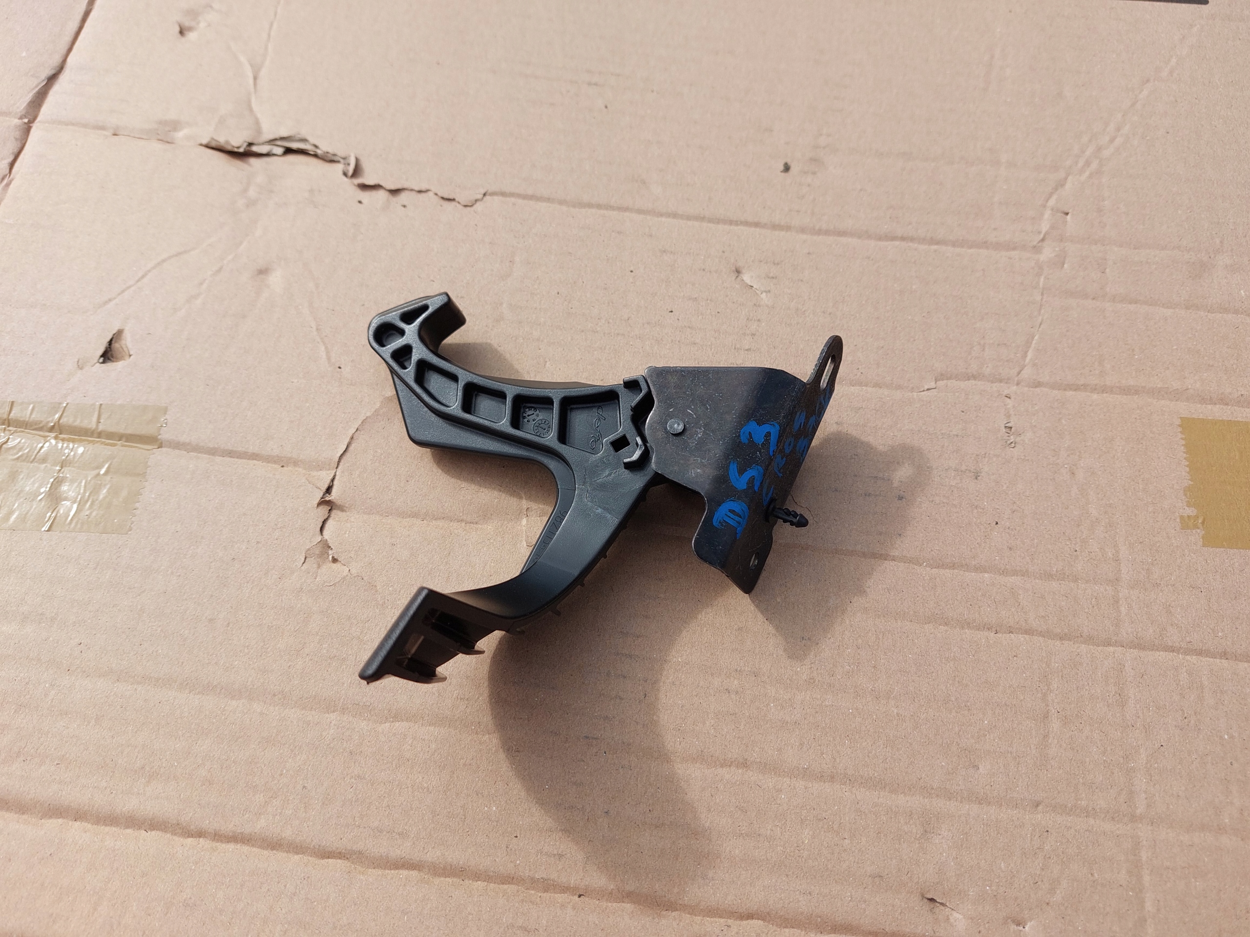 БОЛТ КАПОТА CITROEN DS3 CROSSBACK