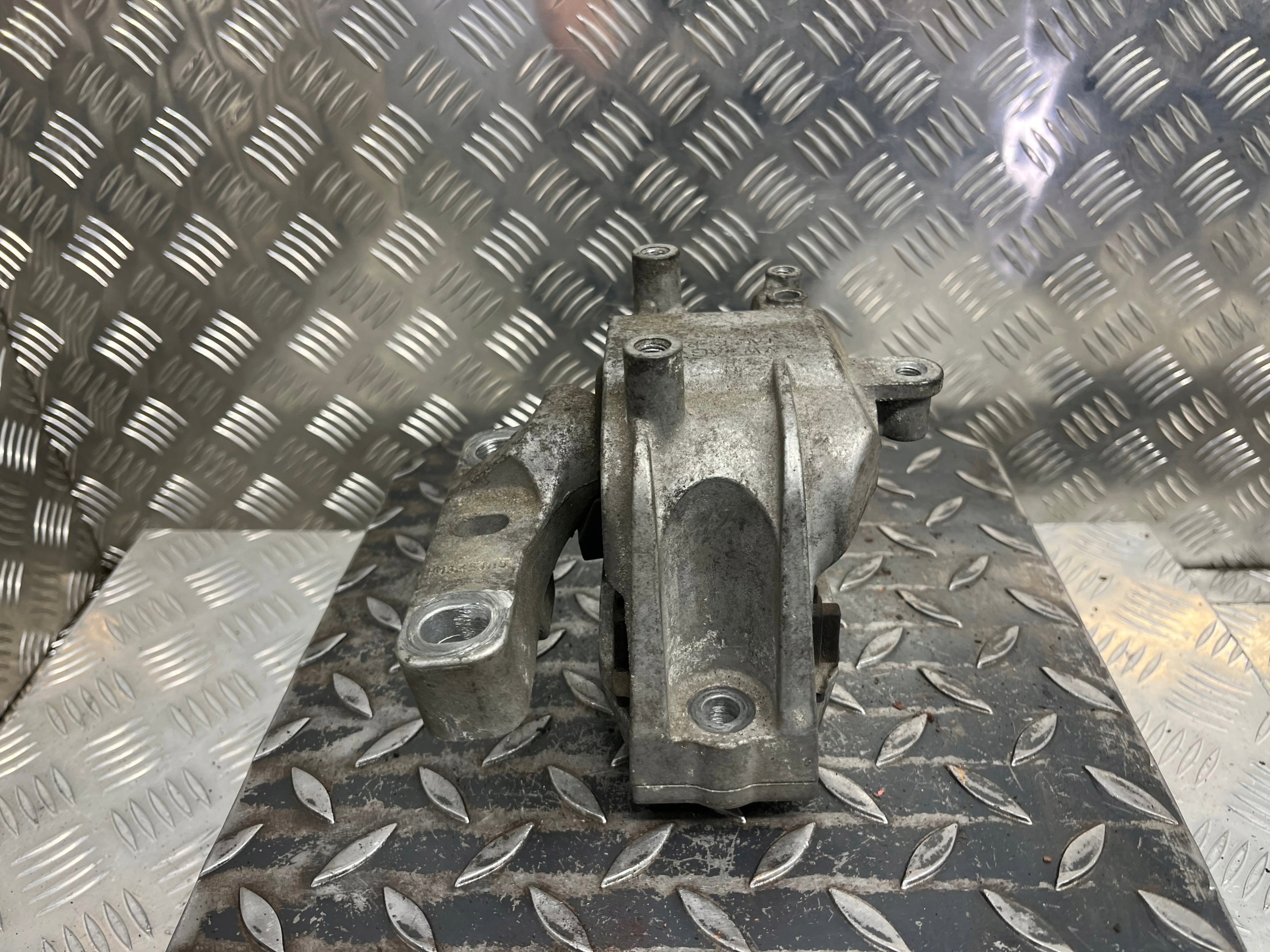 engine mount VOLKSWAGEN GOLF 6 1K0199262