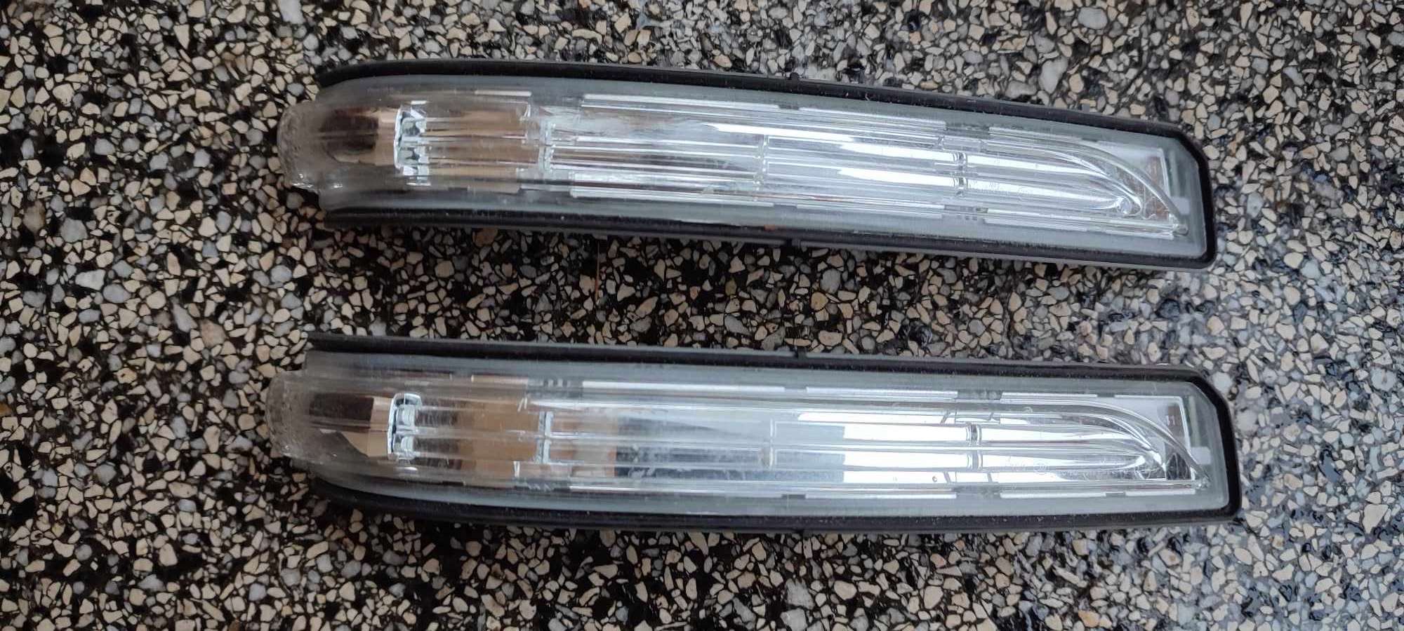 KIERUNKOWSKAZ LUSTERKA MERCEDES W169 LIFT W245 LEWY LH A1698201121 Waga produktu z opakowaniem jednostkowym 1 kg