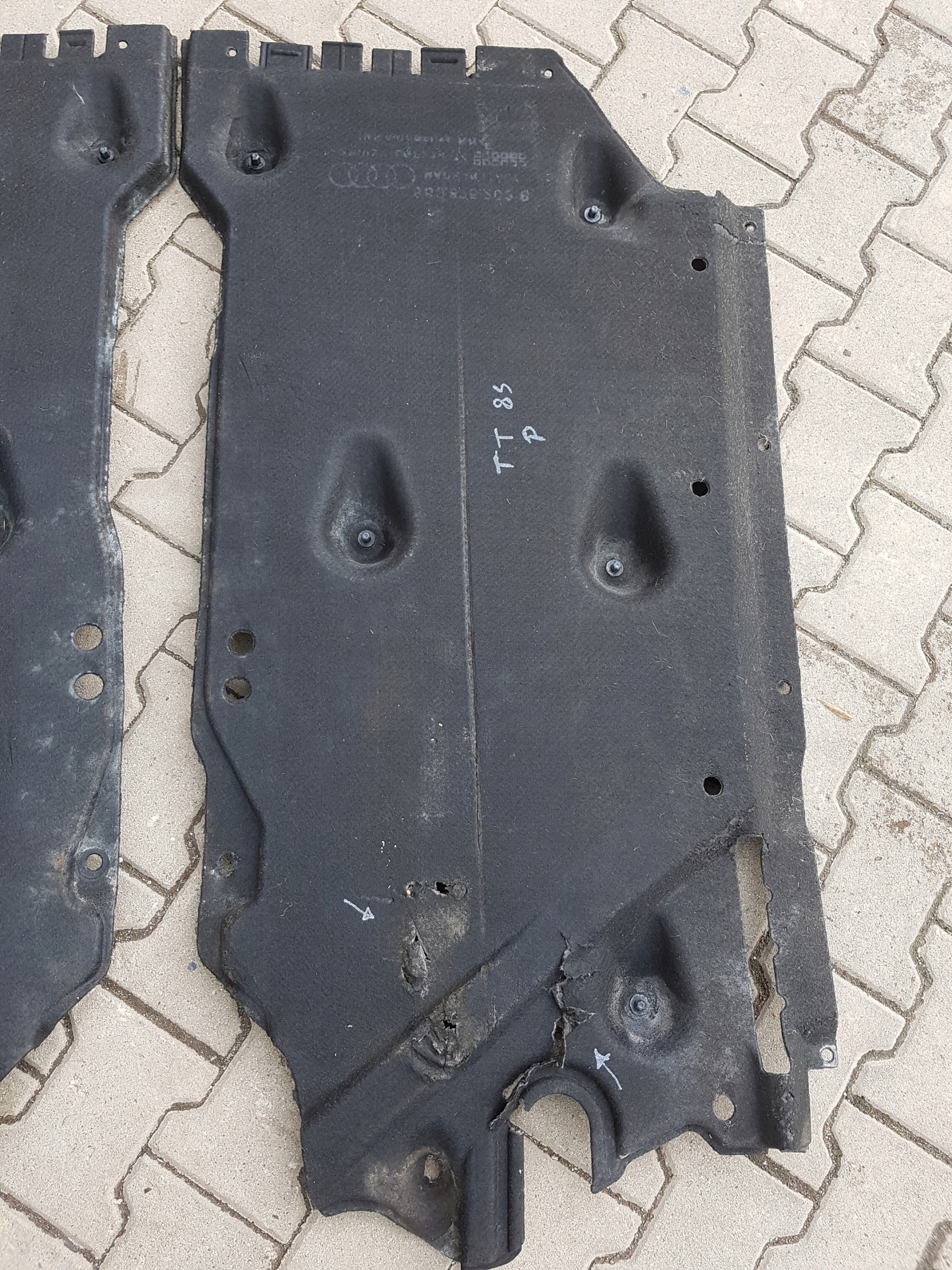 AUDI TT 8S 8S0 Blende Abdeckung abdeckung Unterfahrschutz rechts