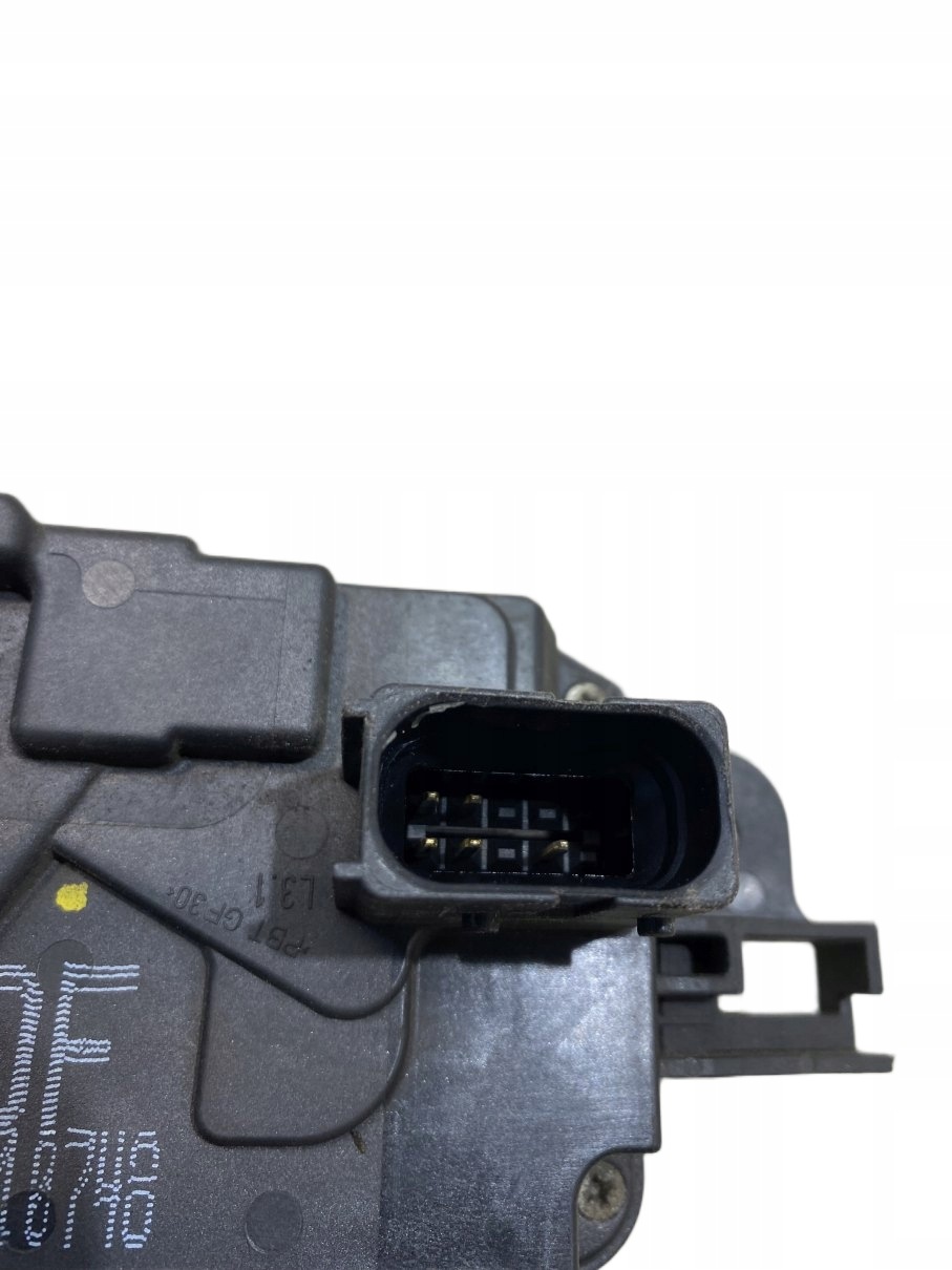 lock door left front OPEL ZAFIRA B 5 PIN 13210748