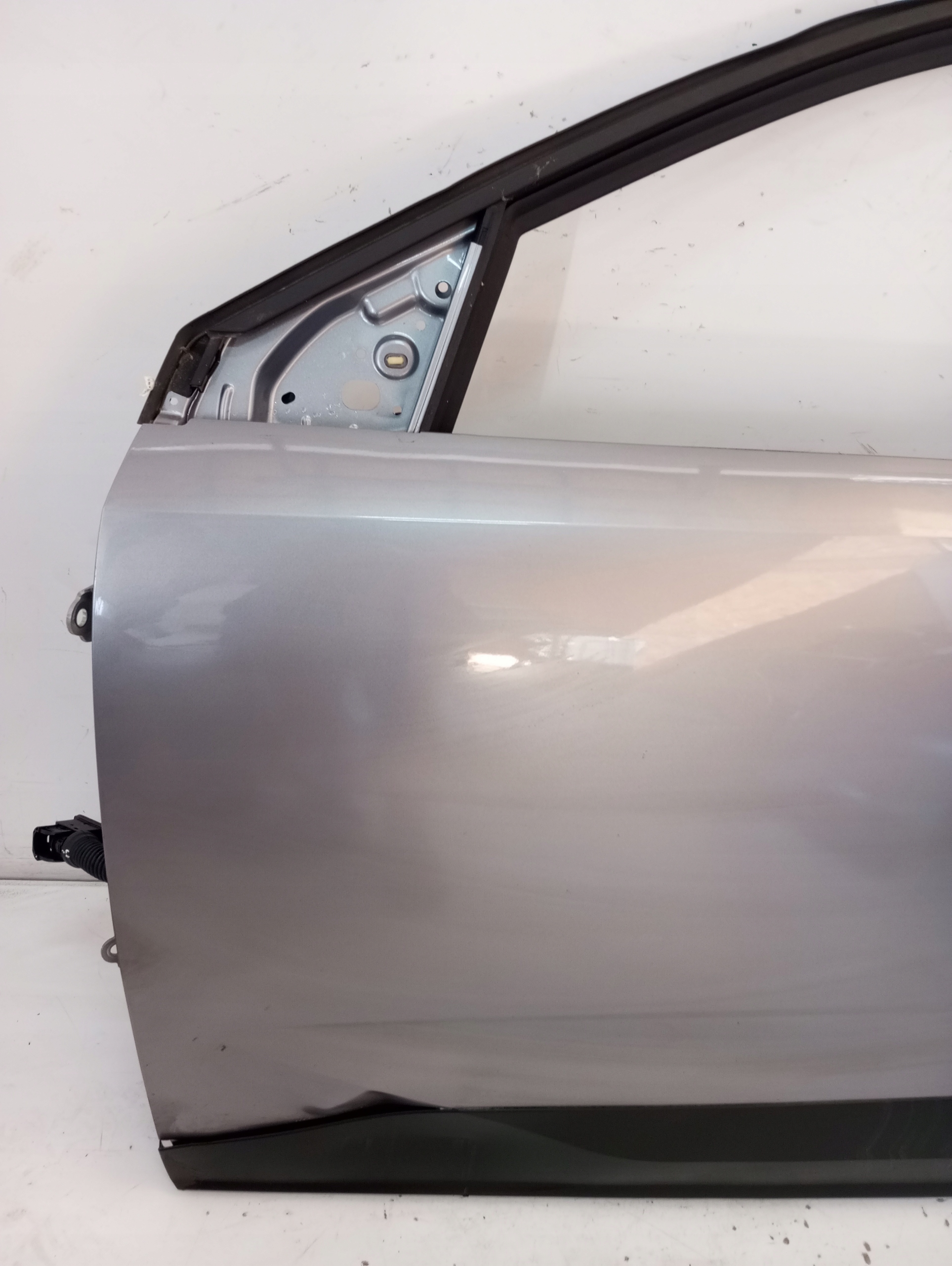 door left front PEUGEOT 3008 III 23R damag.