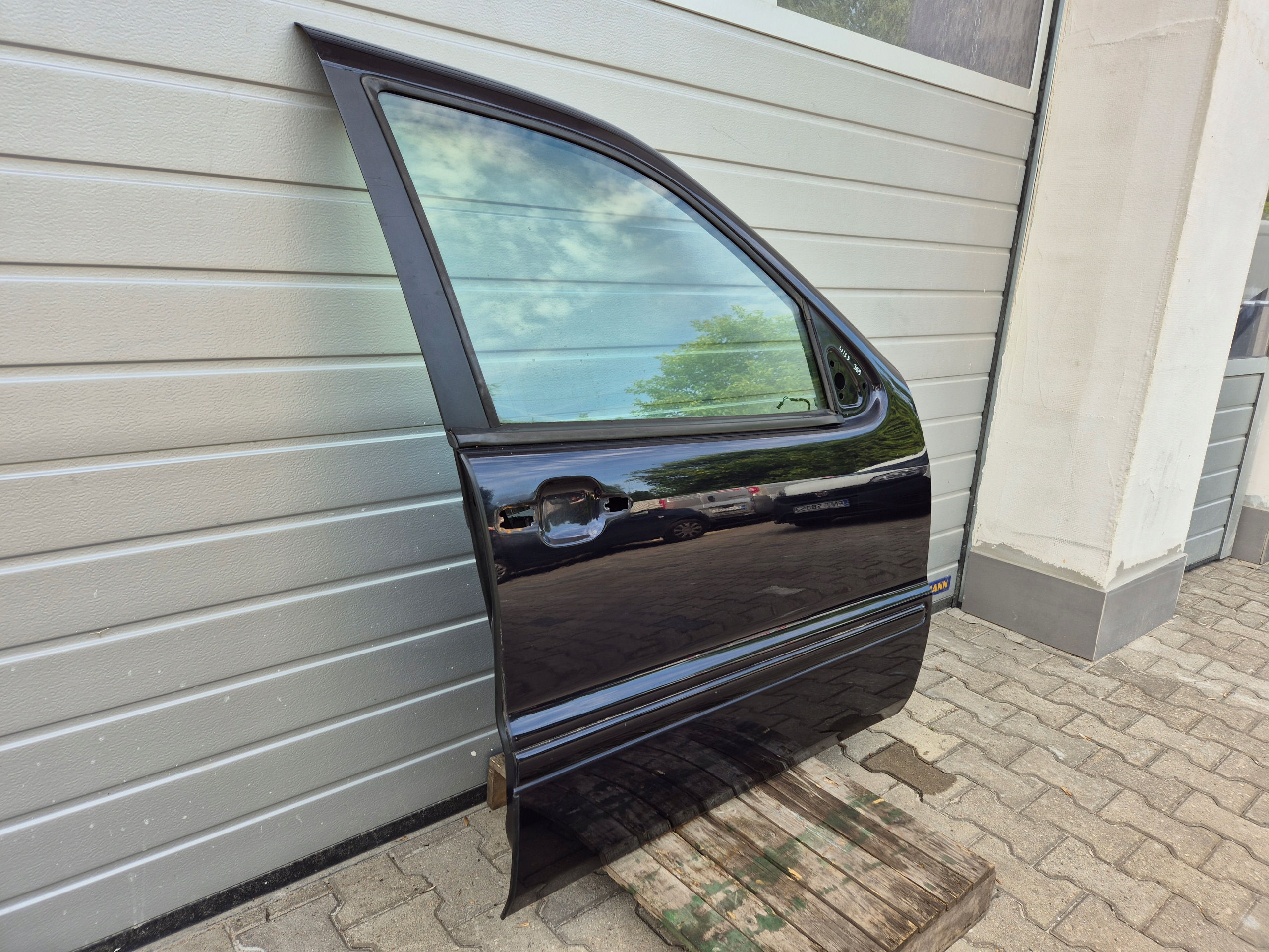 MERCEDES W163 ML lifting DRZWI PRZEDNIE PRAWE SZYBA MECHANIZM 359 Producent części Mercedes-Benz OE