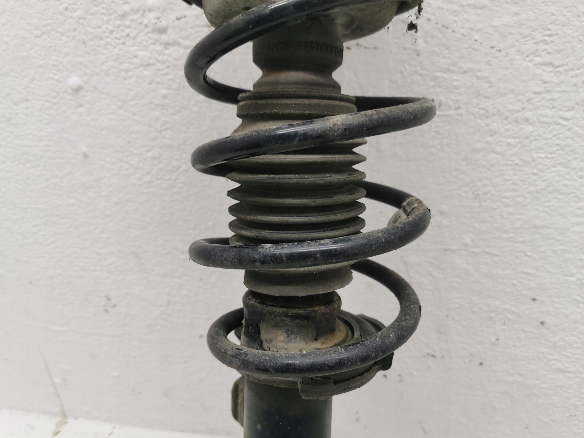 shock absorber left front BMW X1 E84 6851333 2.0B