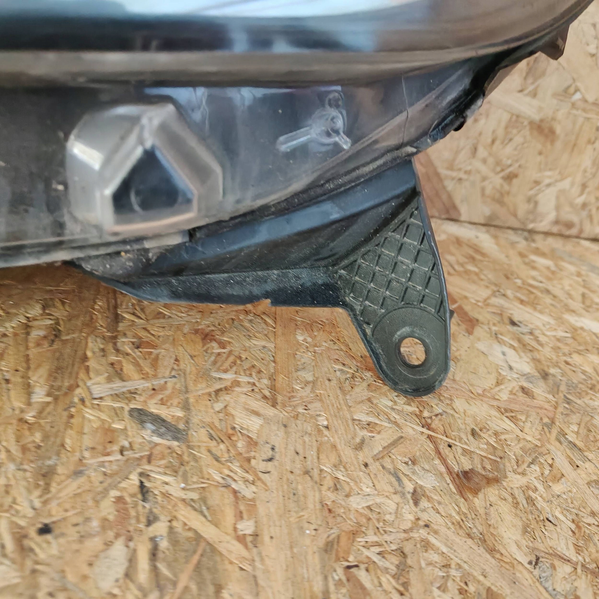Renault Captur 2013 front side left light front