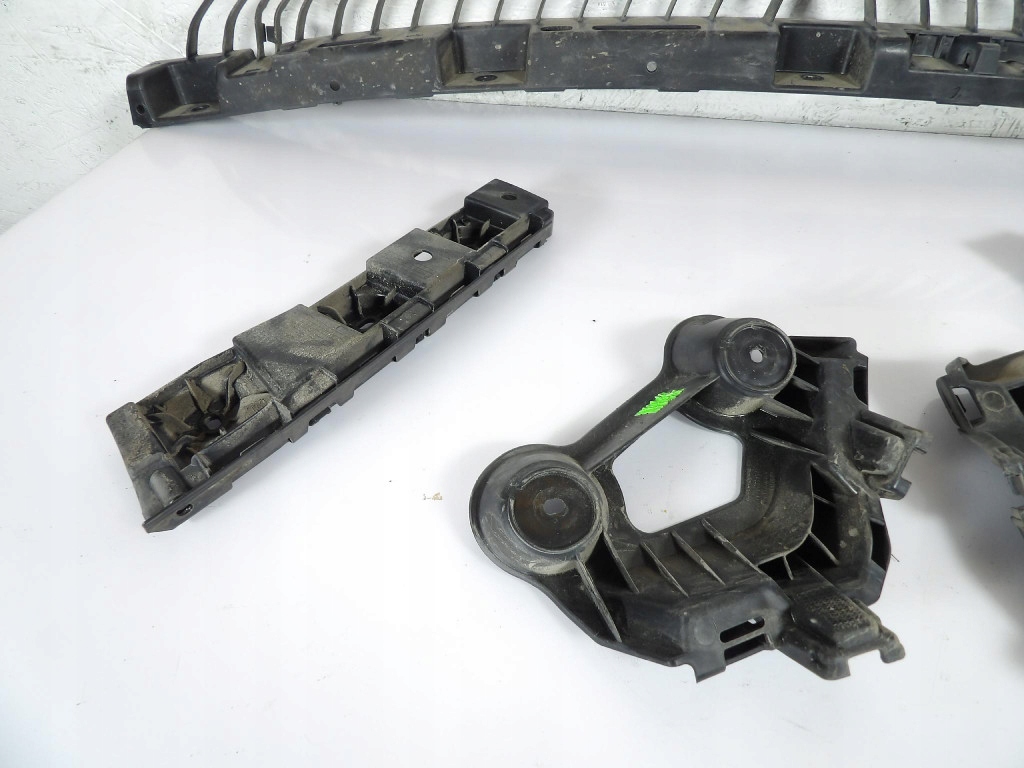 SKODA SCALA supporti Paraurti posteriore 657807863A