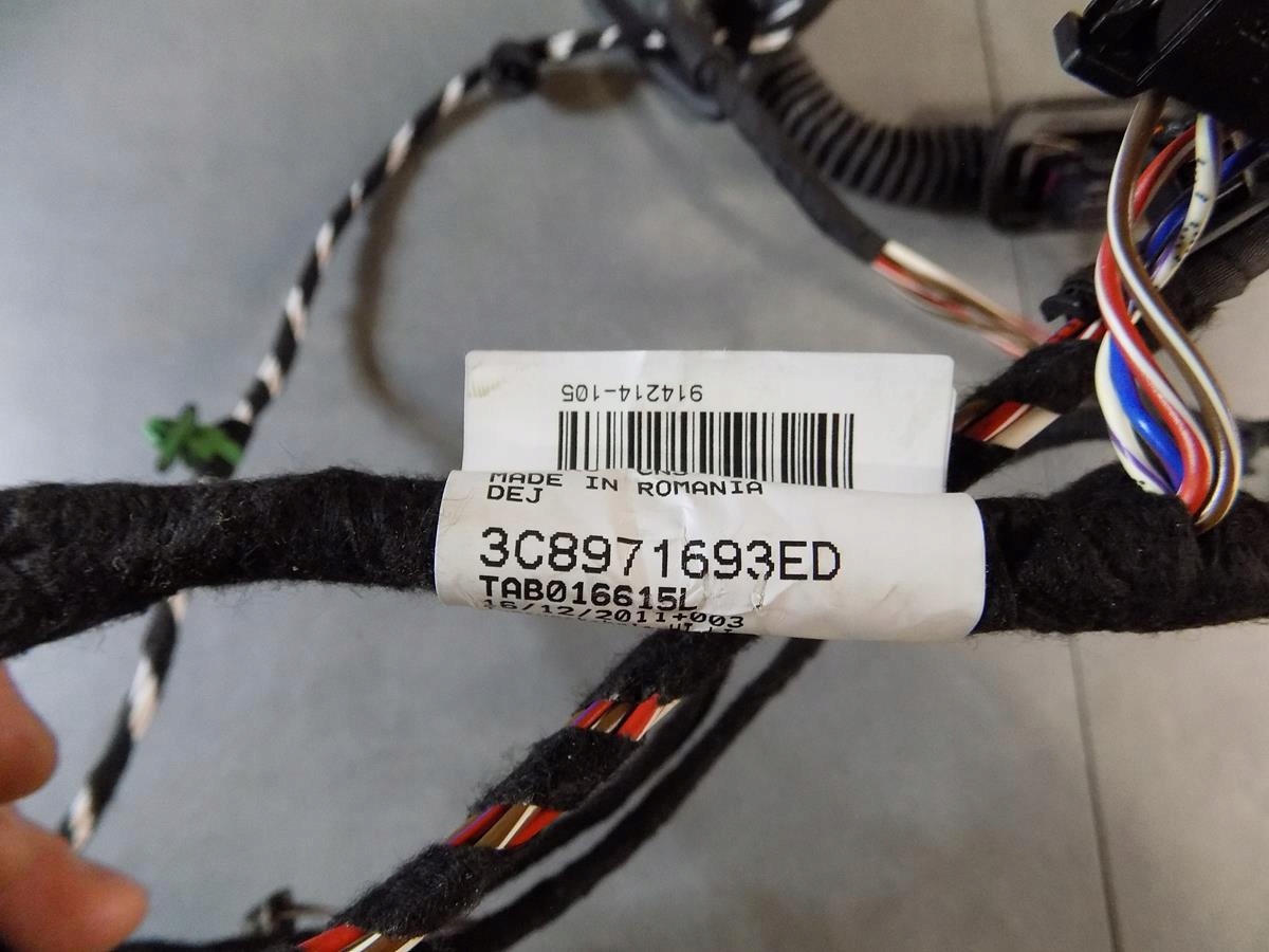 VW PASSAT CC WIĄZKA DRZWI LEWA TYŁ 3C8971693ED Producent części Volkswagen OE
