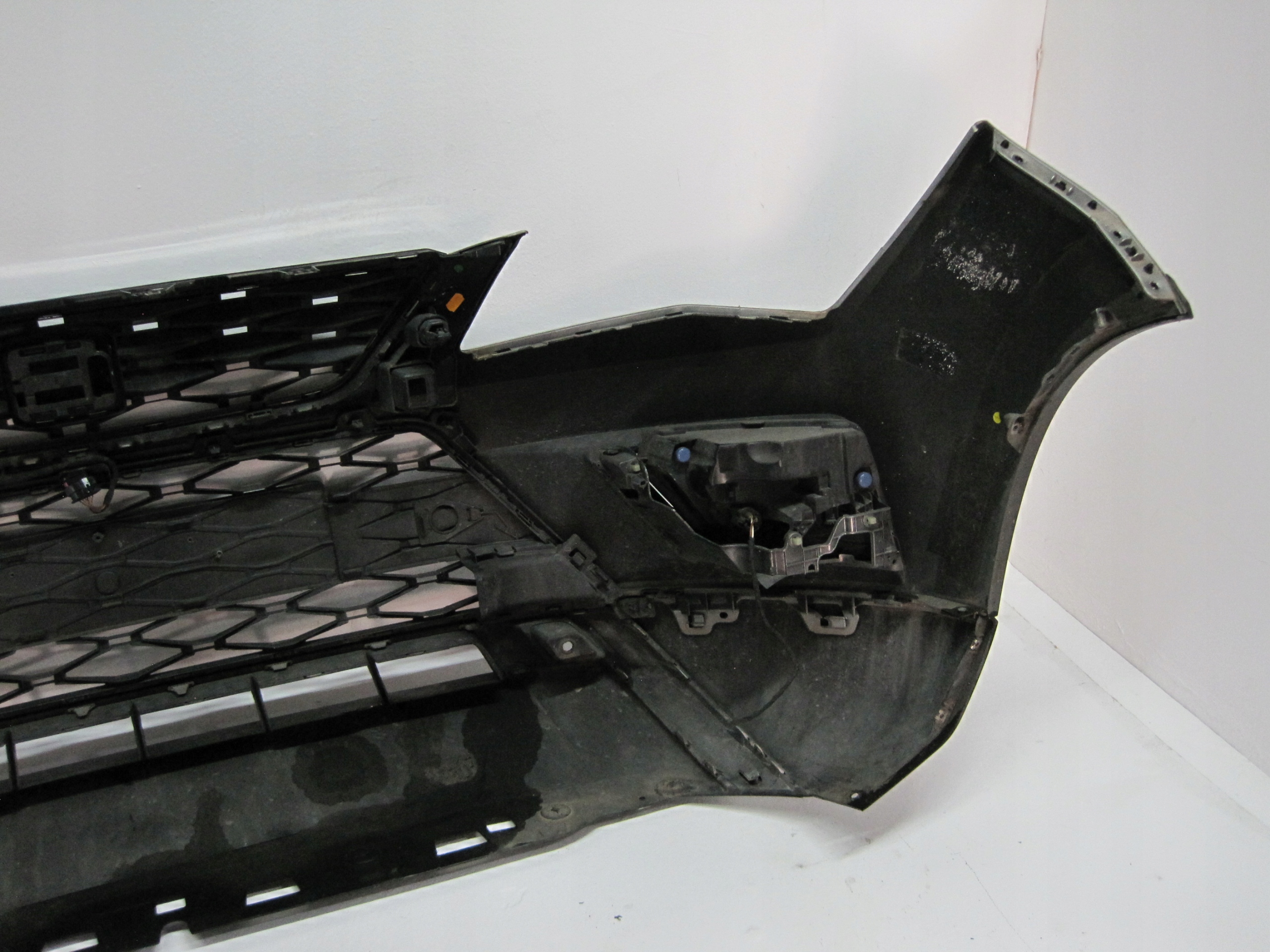 front bumper SEAT ATECA 575 17R below RADAR front
