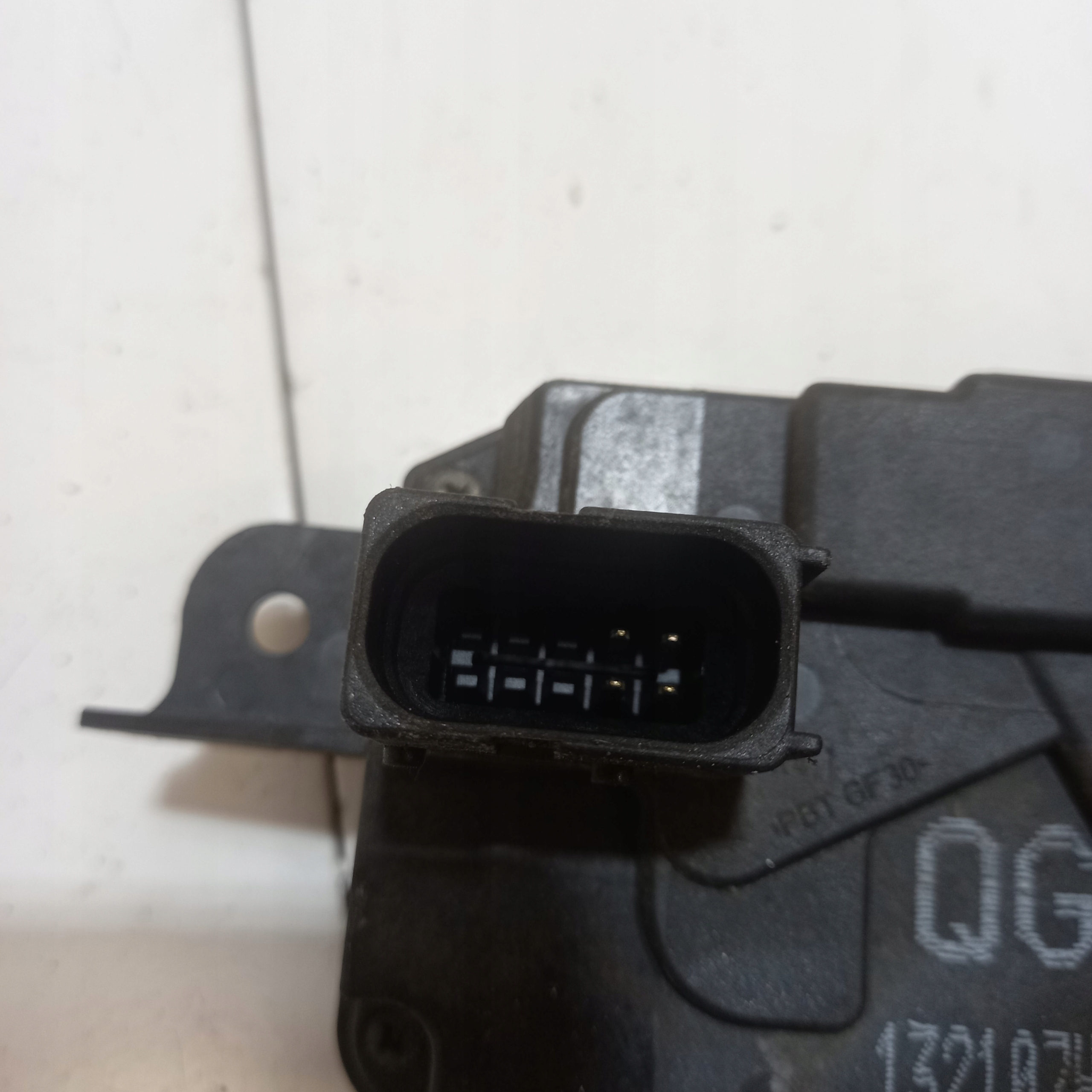 lock door right front OPEL ZAFIRA B 4 PIN 13218749