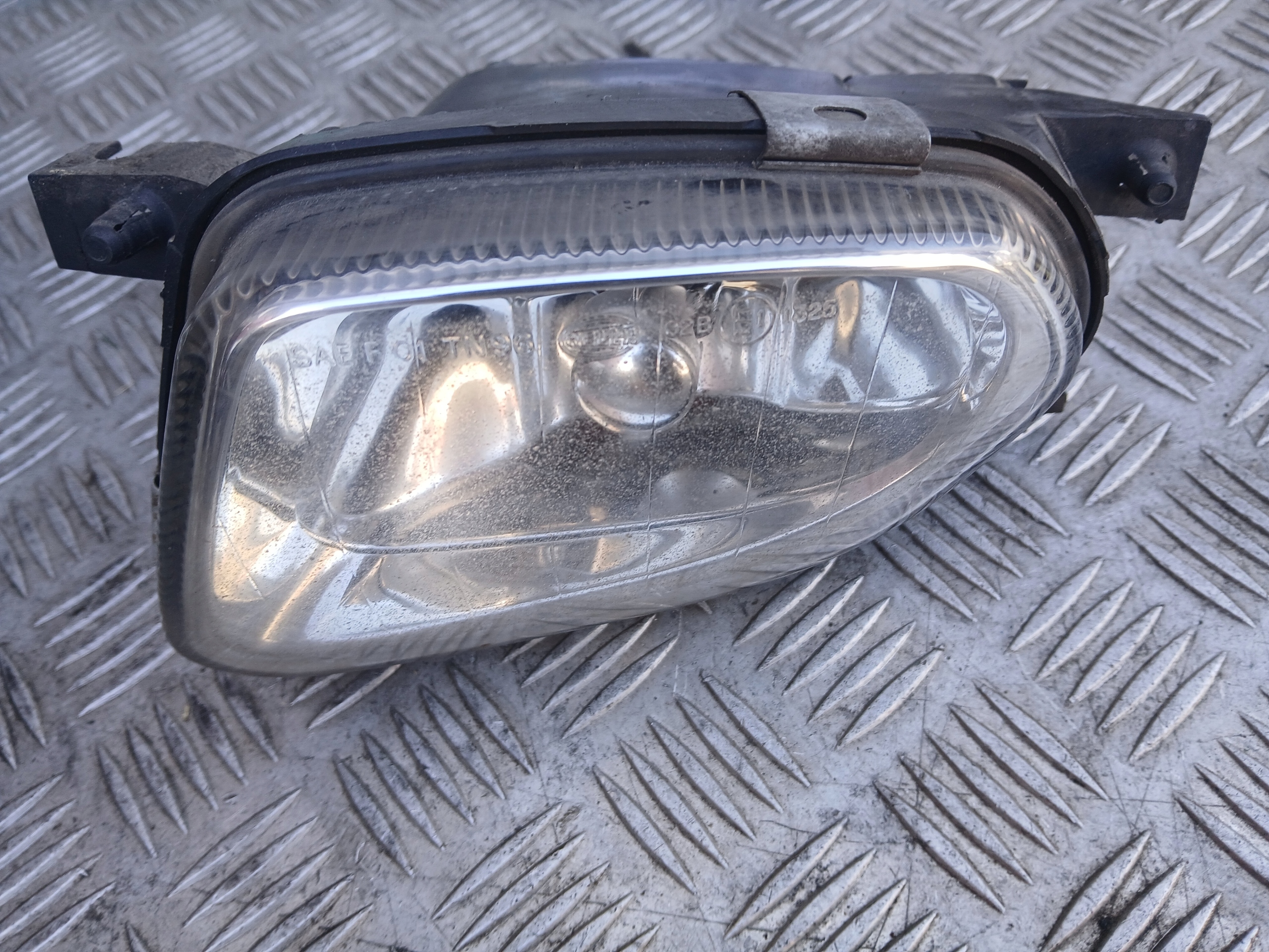 Nebelscheinwerfer Hella links oder rechts Licht Nebelscheinwerfer Mercedes W211