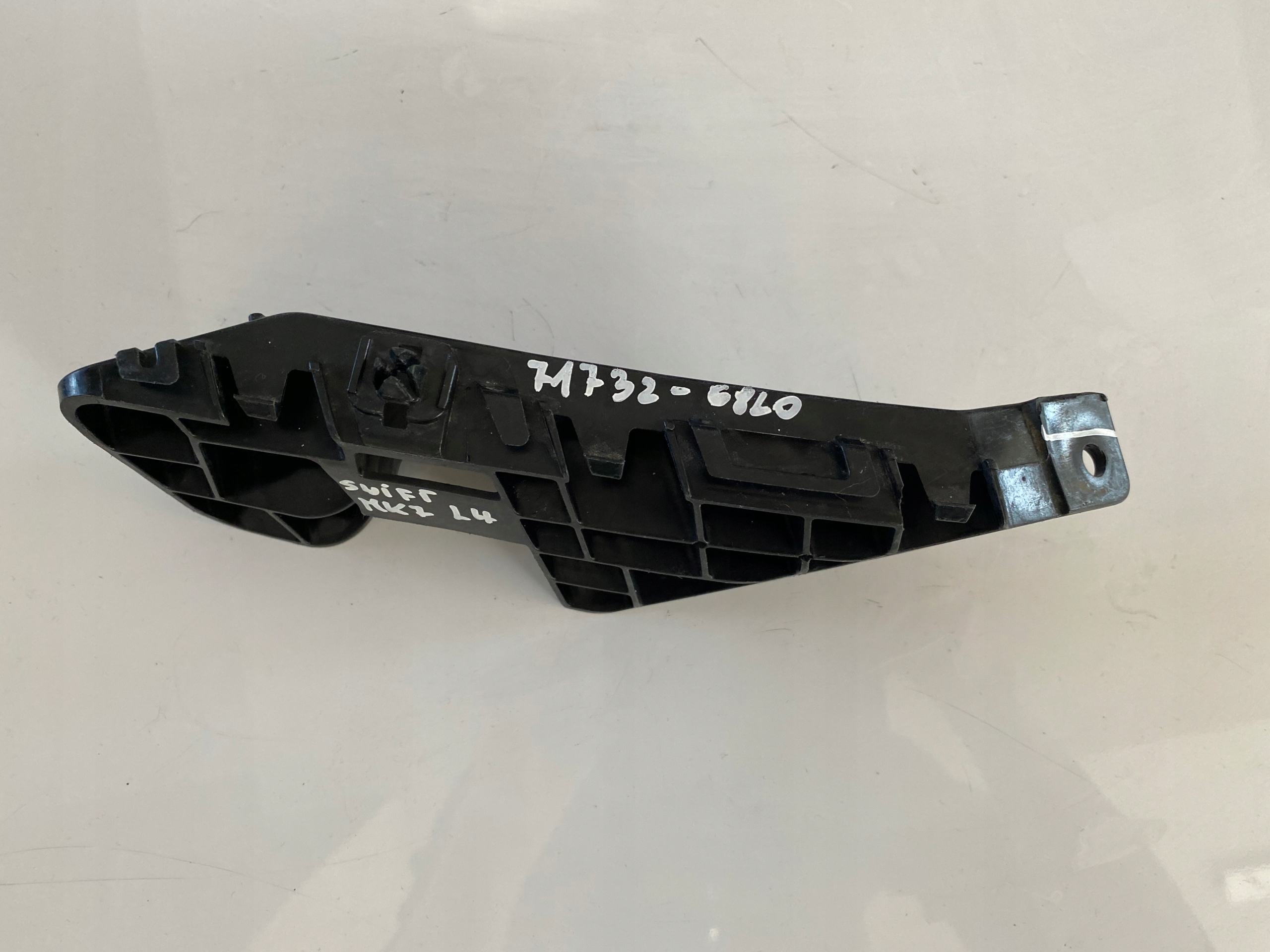 support right front SUZUKI SWIFT MK7 71732-68L0