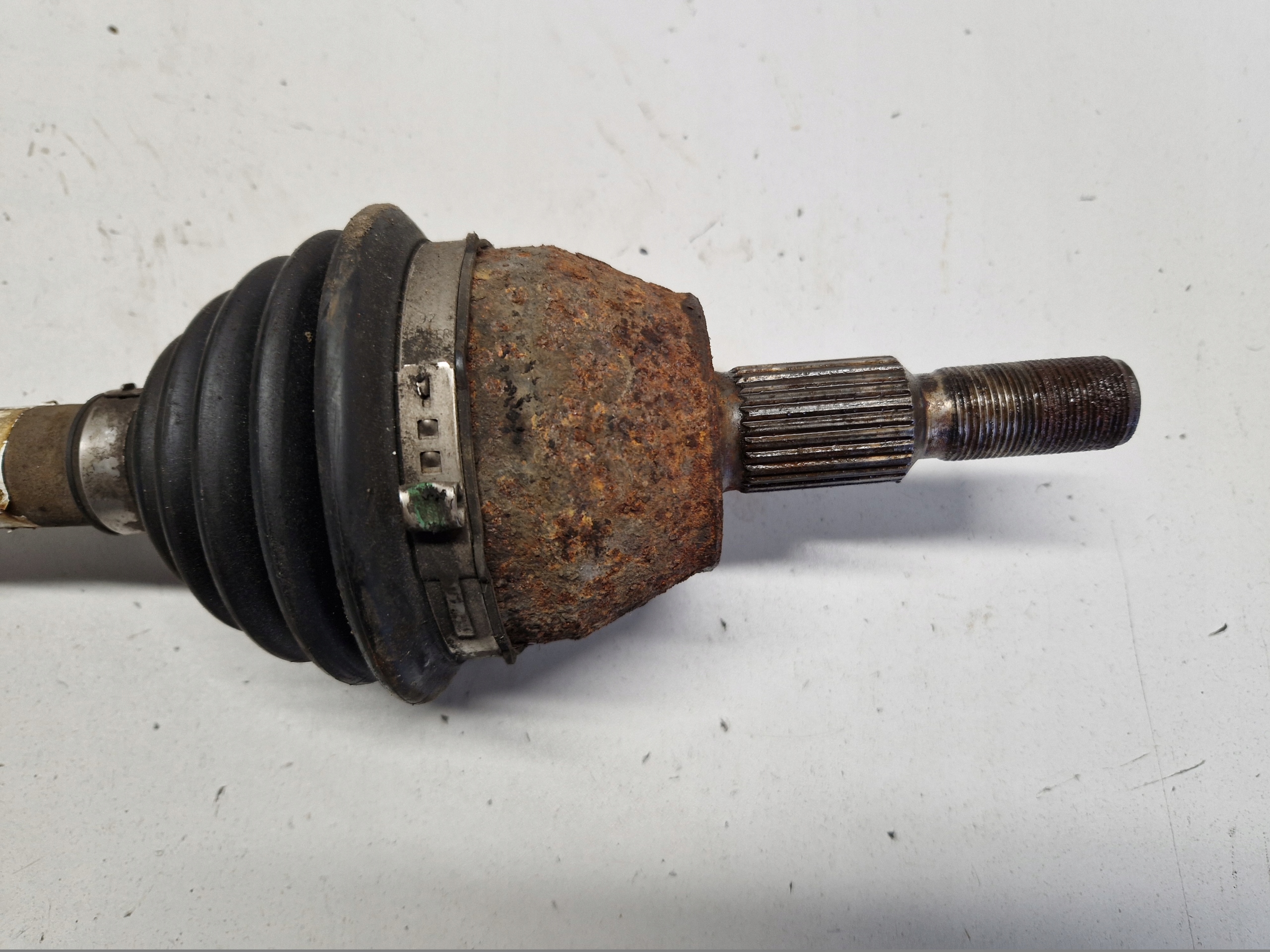 FOCUS MK3 1.6 TDCI semi-axis left short. AV61-3B437-CC