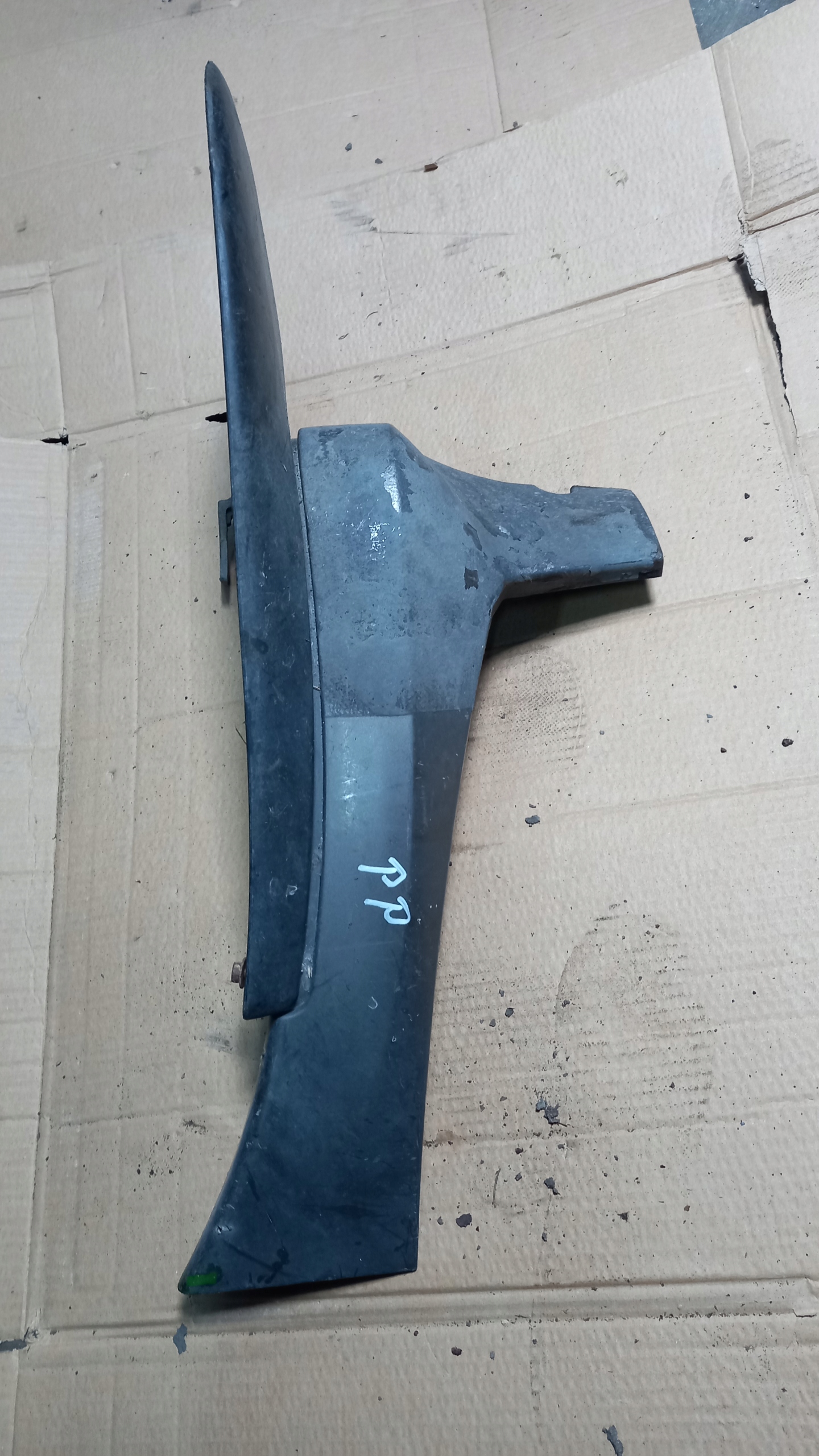 БРИЗГОВИКИ ПРАВИЙ MITSUBISHI ENDEAVOR 04R 3.8 B