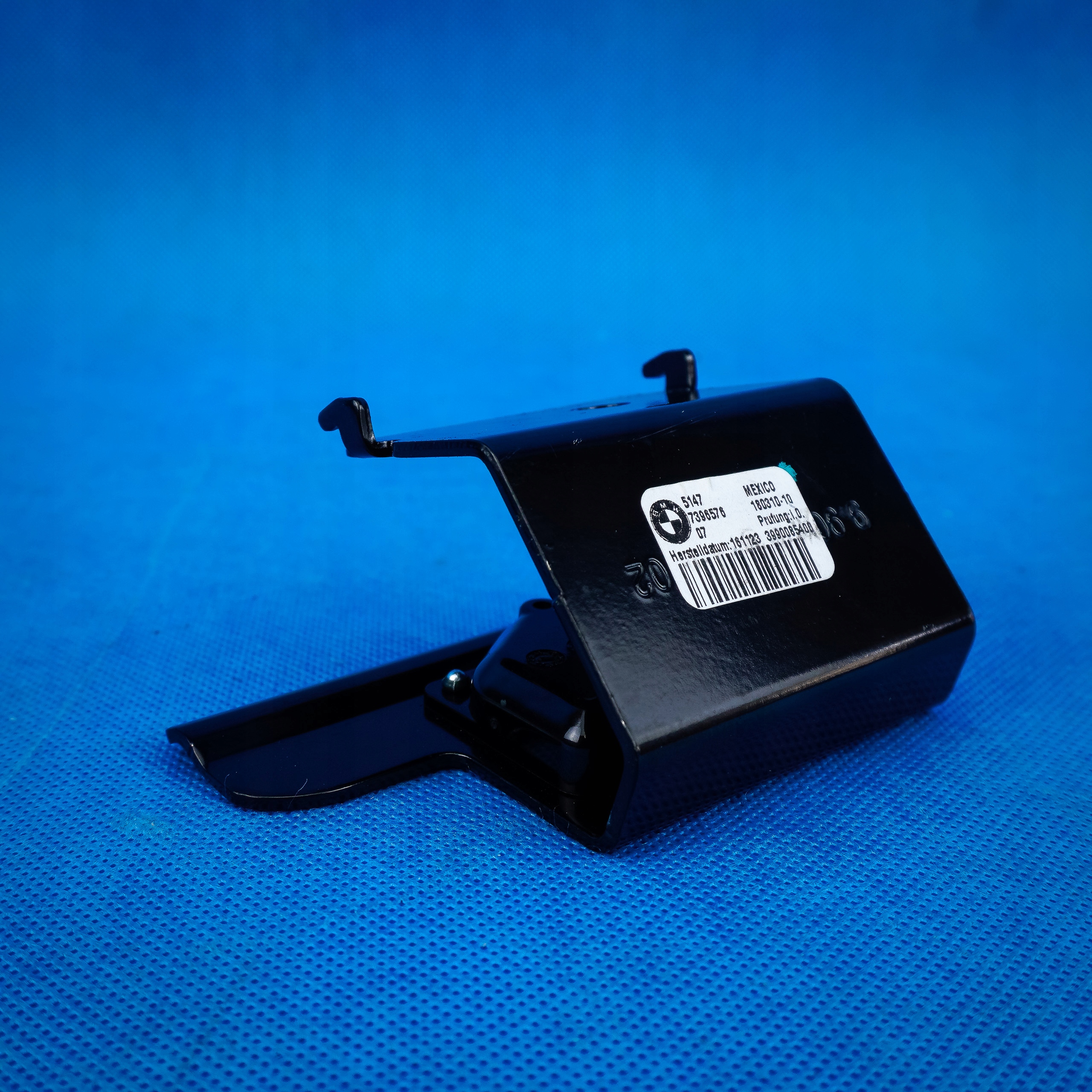 bracket siatki boot right BMW X3 G01 X4 G02 51477396576 7396576