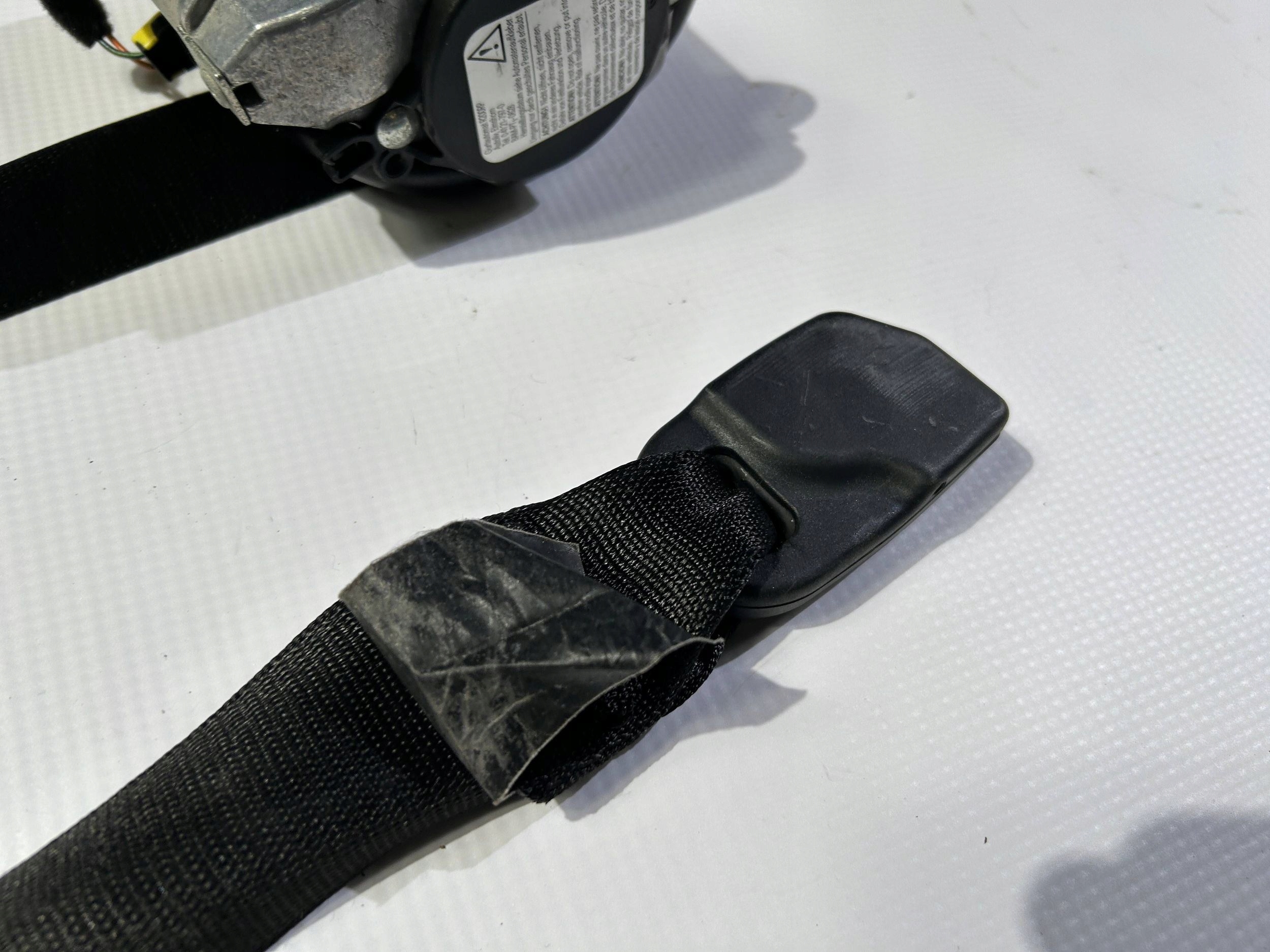 tension belt safety front front left driver´s Maserati Ghibli M157 2013