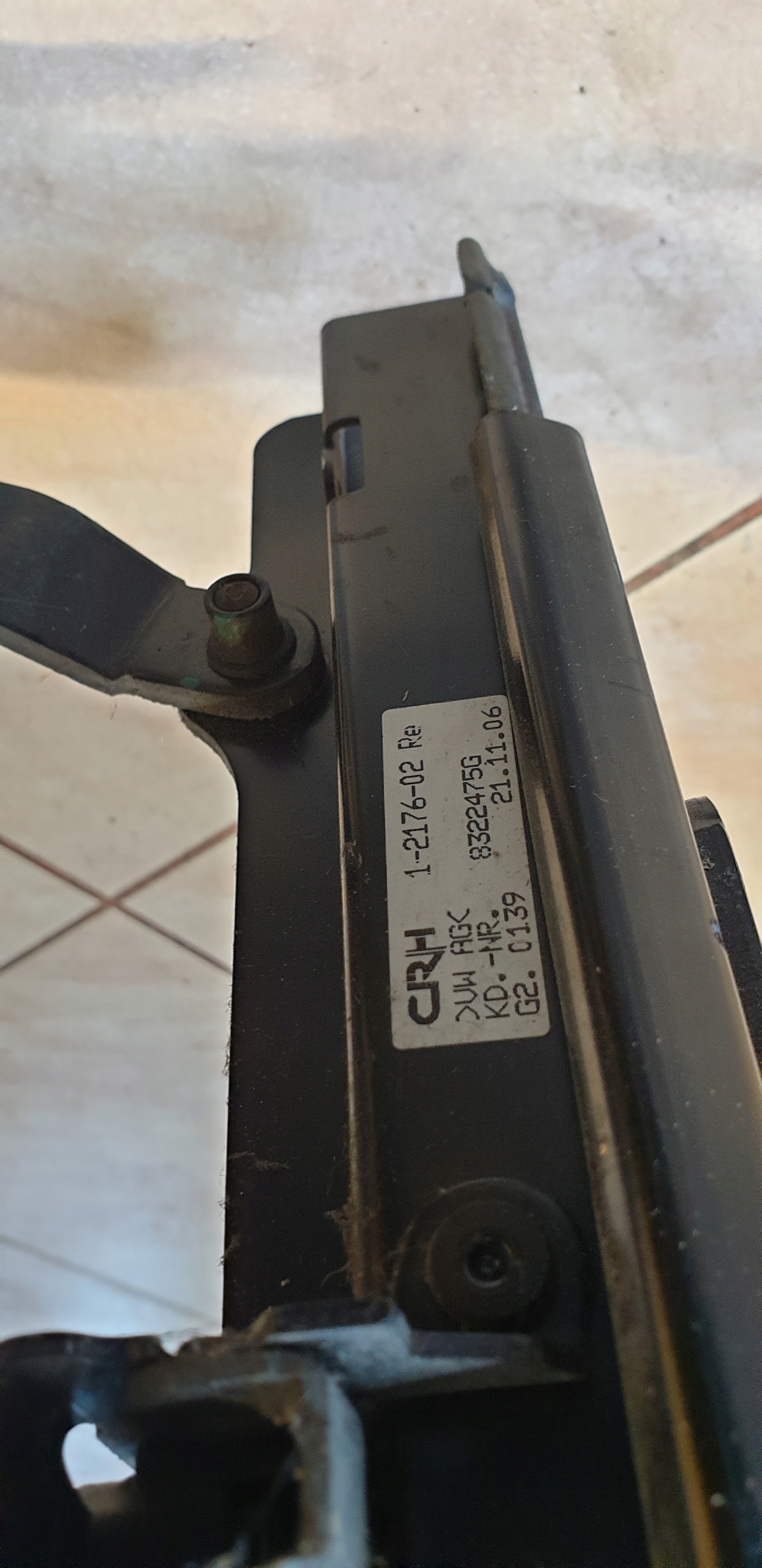 seat support SZYNY VW TOURAN 1T right front OE EU
