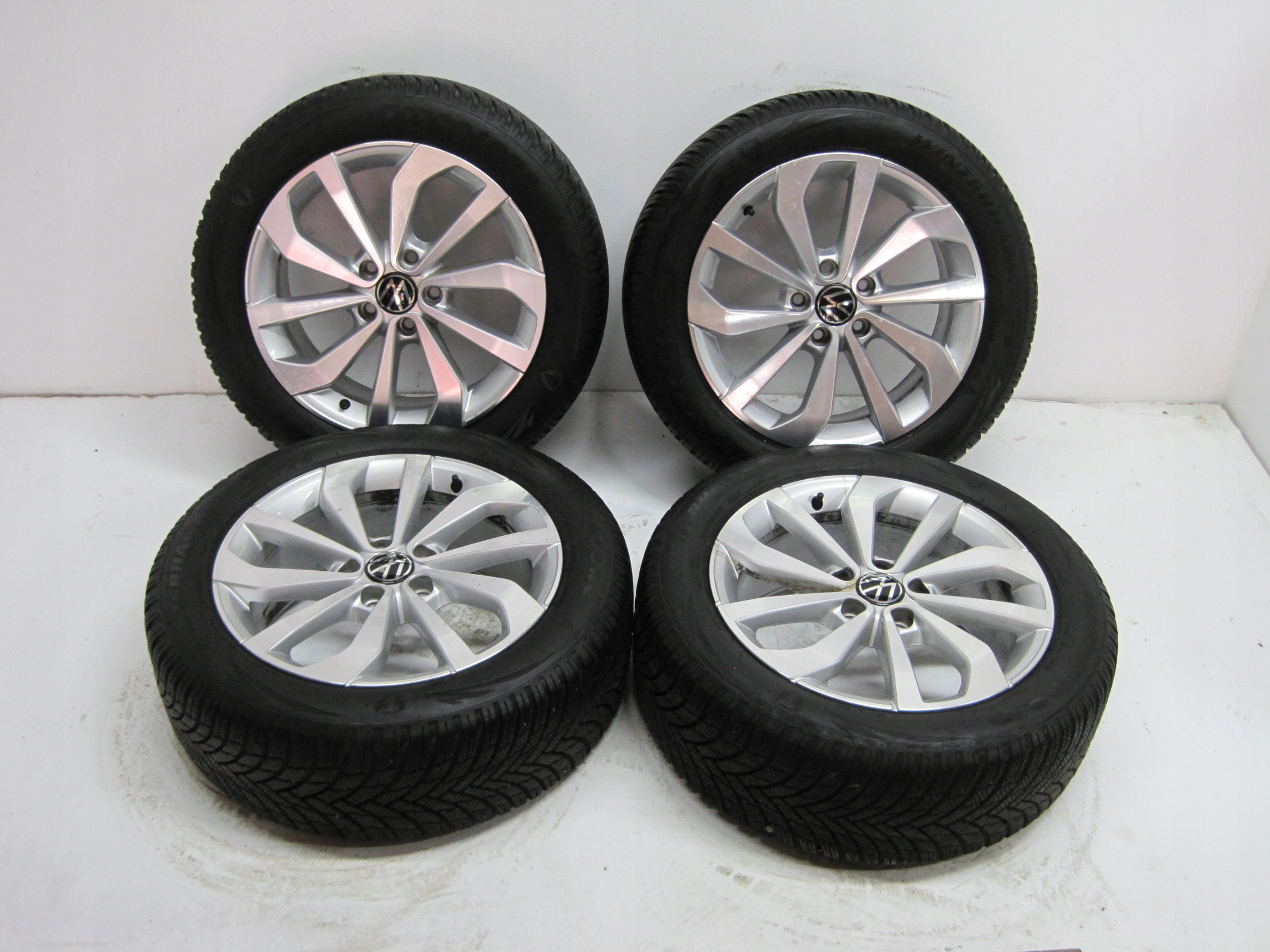 wheels discs tyres VW T-ROC 2GA R17 5MM M+S