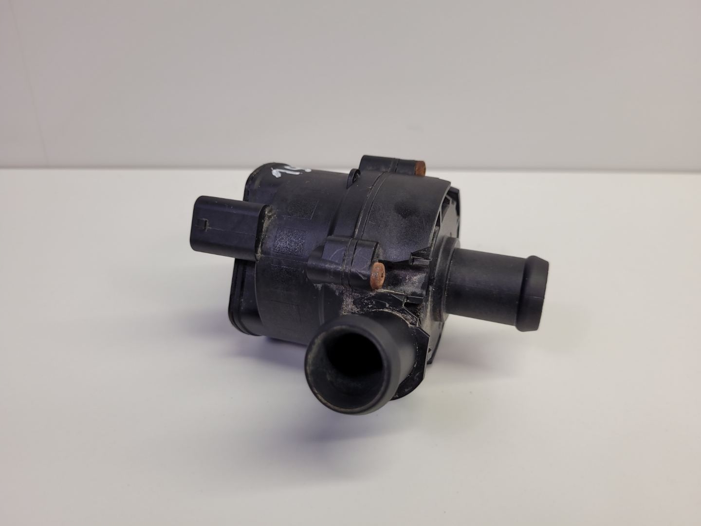 water pump Jaguar E-Pace 2020 0392 023 249