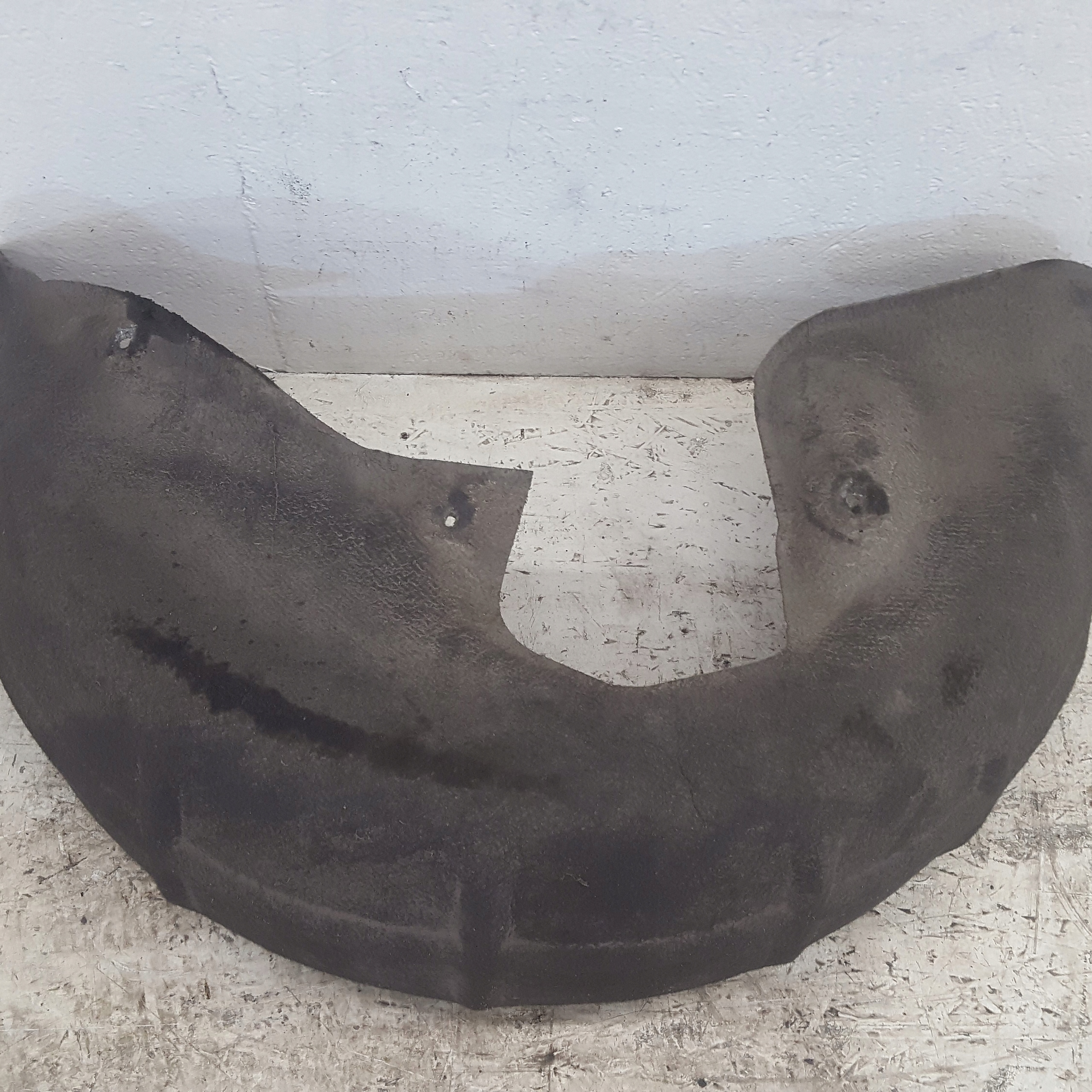 mudguard left rear. VOLVO XC90 and