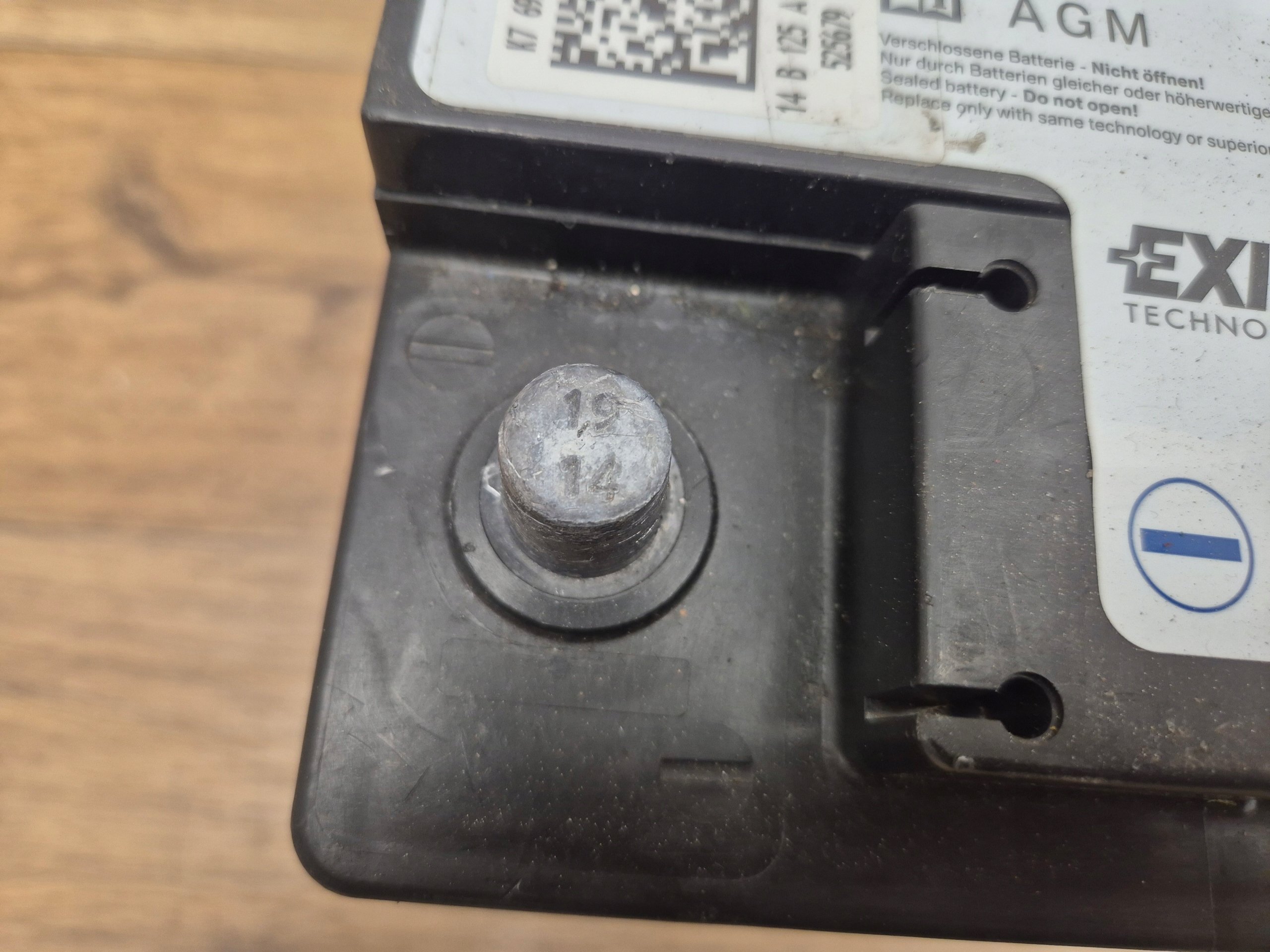 AKUMULATOR AGM BMW START STOP 92 Ah 850A 12V 2014 ROK 9343746