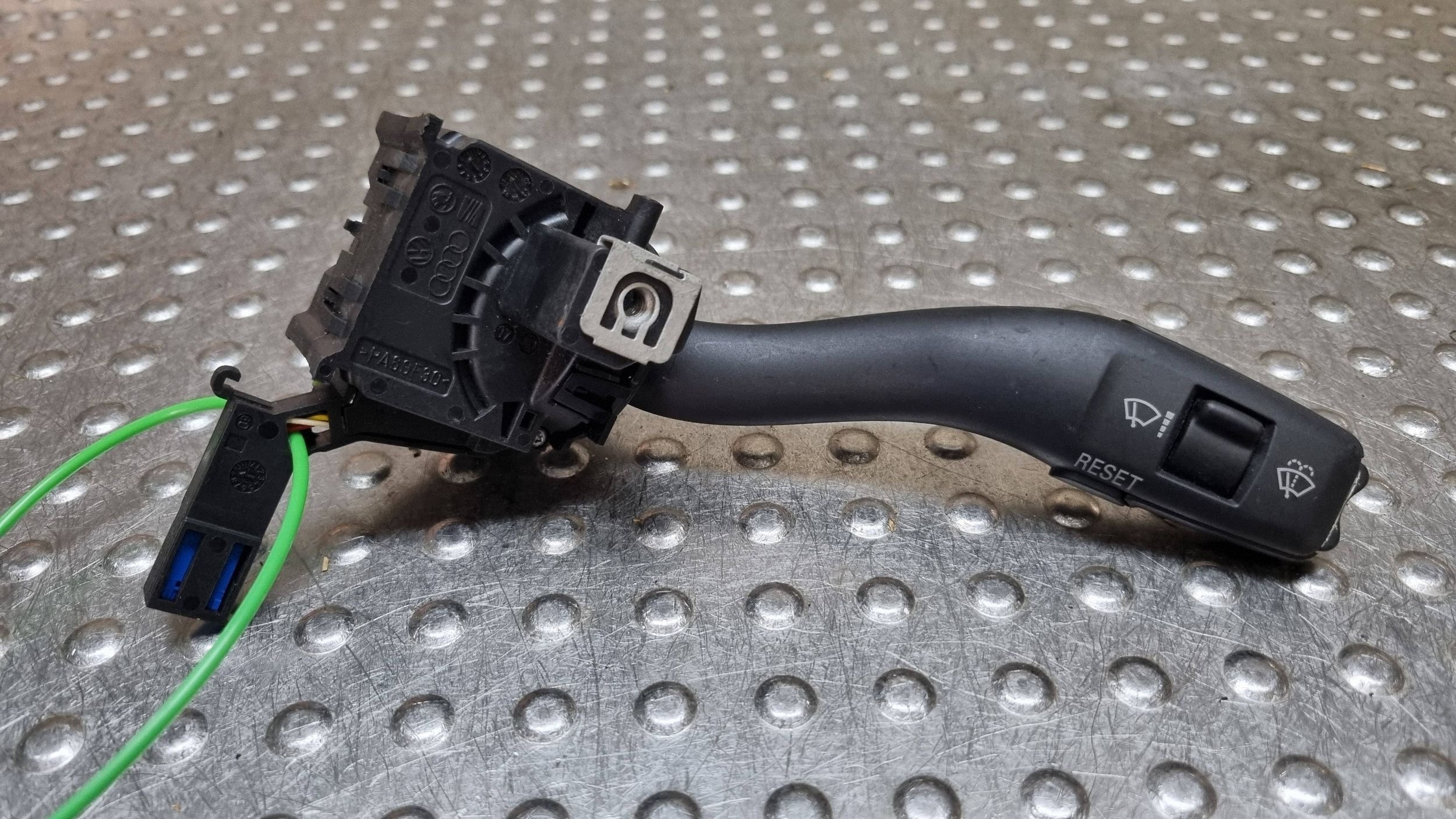 commodo bouton indicateurs de direction 8P0953513A AUDI A3 8P LIFT TT 8J