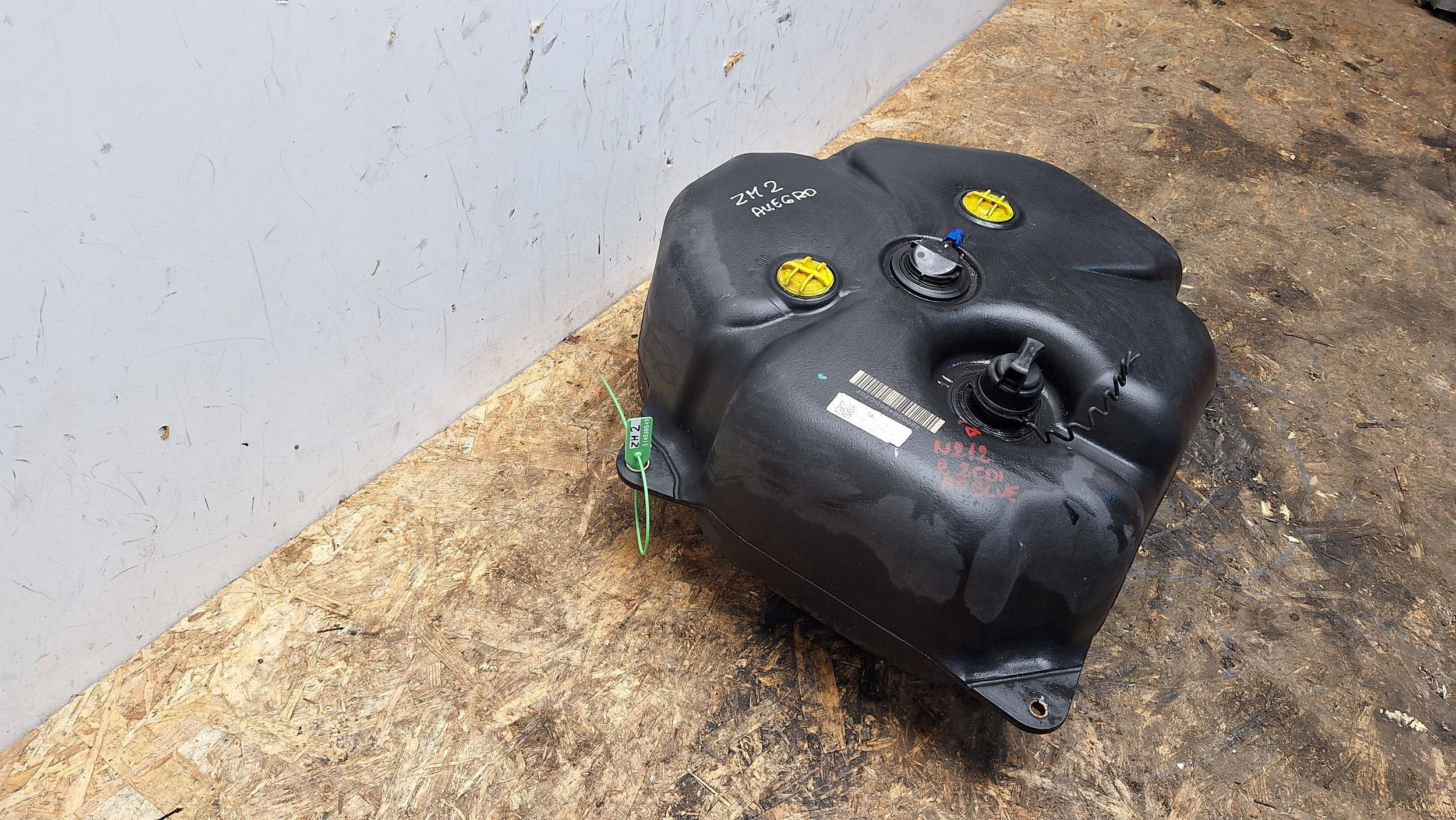 serbatoio ADBLUE Pompa KPL A2124704802 MERCEDES E-KLASA W07 W212
