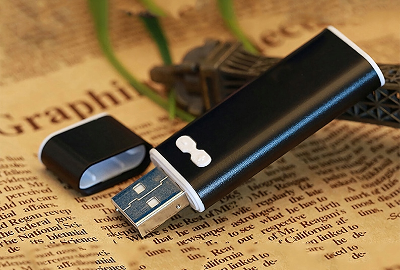 DYKTAFON PENDRIVE SZPIEGOWSKI 8GB MINI PODSŁUCH HASŁO 22H 3w1 + SŁUCHAWKI Model Set VX13