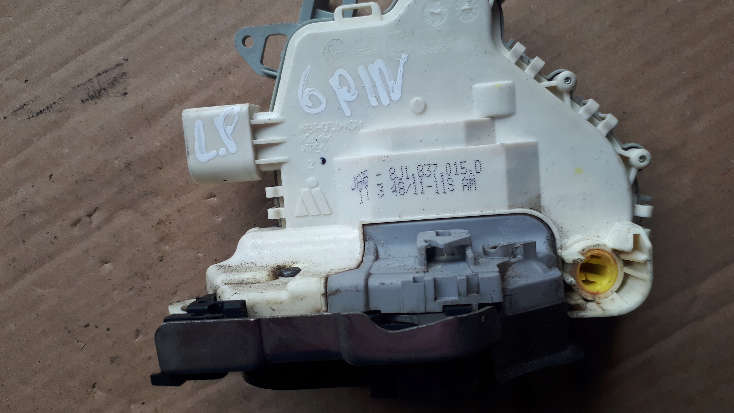 A6 C7 4G lock door left front 6PIN A5 Q5 A6