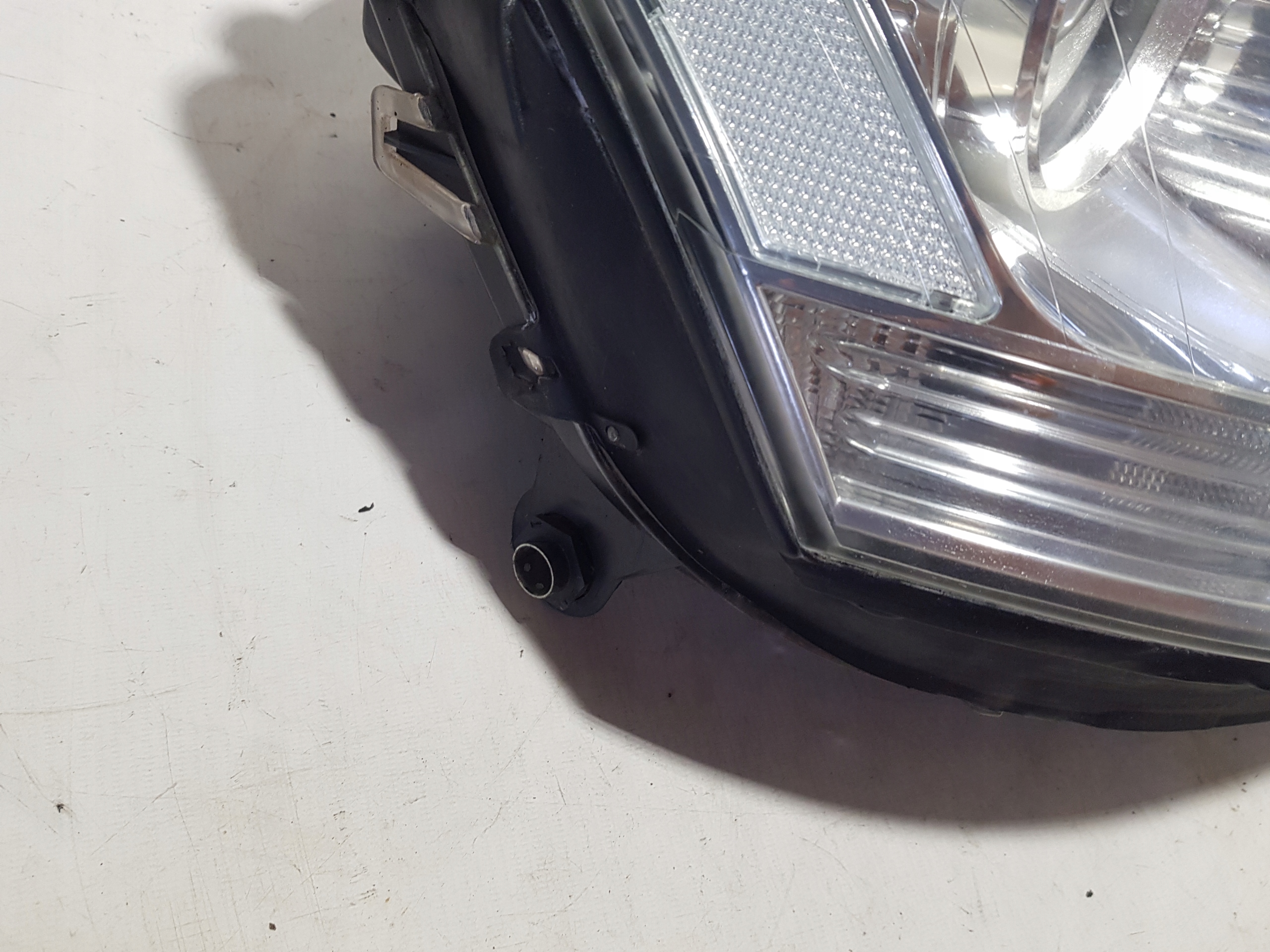 MERCEDES ML W164 light right front UK H7