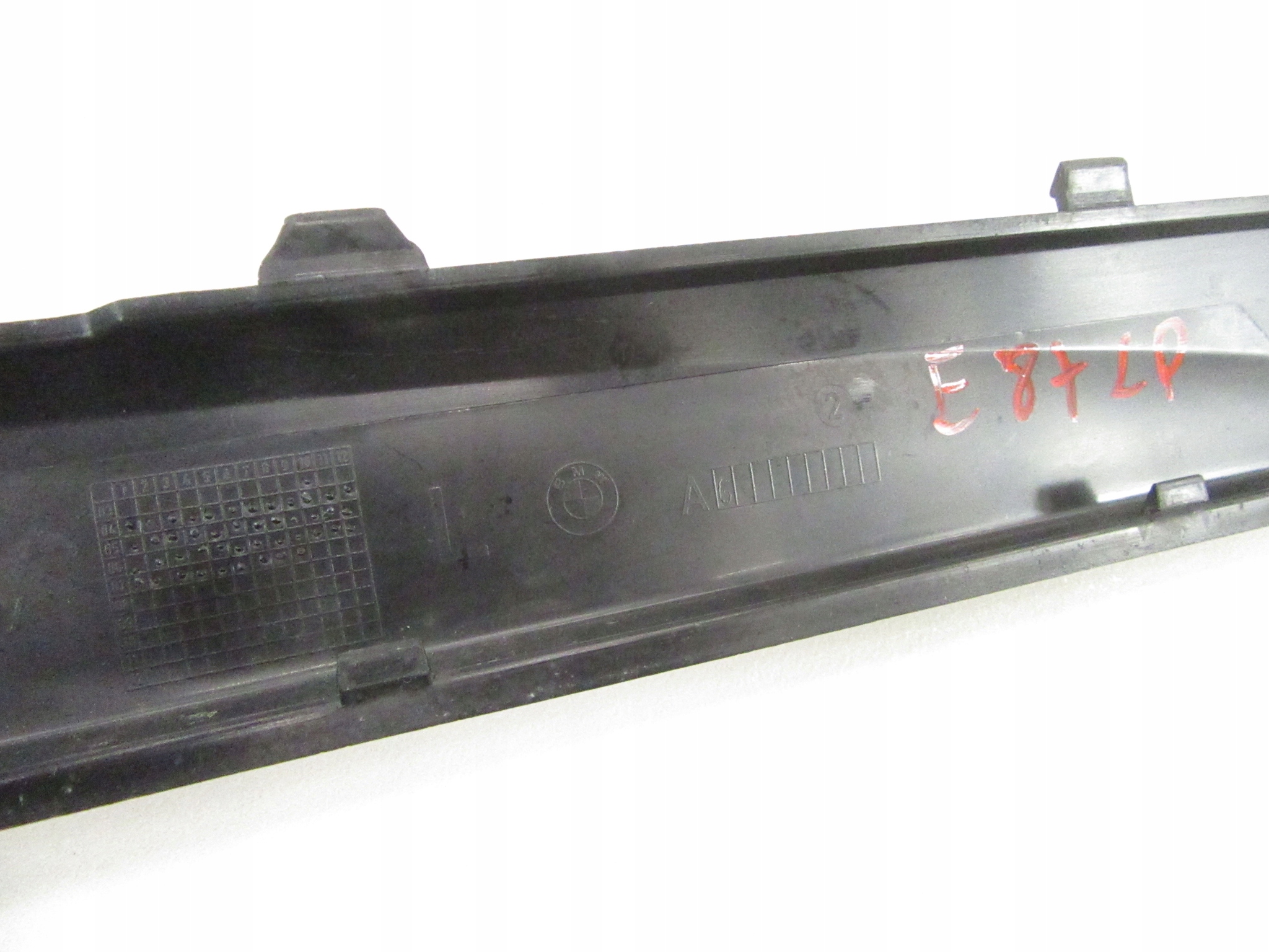 cover moulding cap of the threshold left front BMW e87
