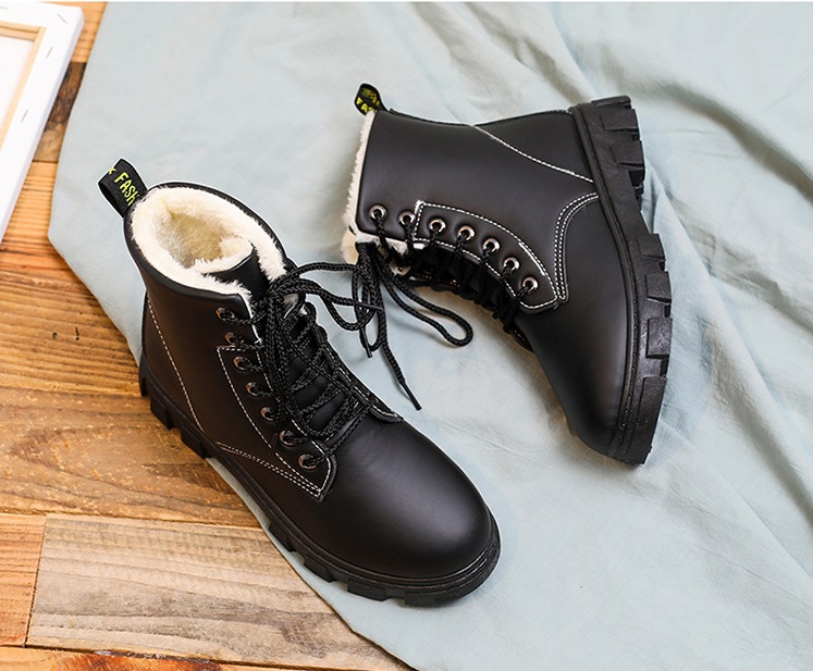 BUTY ZIMOWE DAMSKIE OCIEPLANE ŚNIEGOWCE R.39 Oryginalne opakowanie producenta pudełko