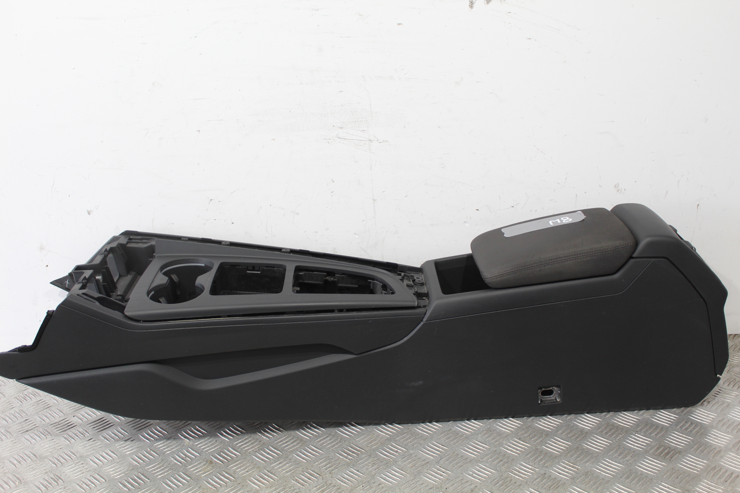 armrest TUNEL central AUDI A4 B9 8W0 8W9