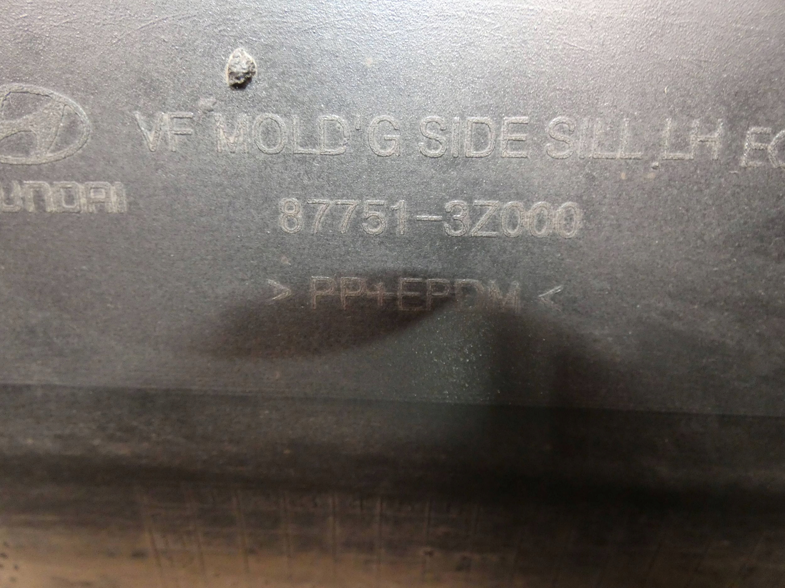 HYUNDAI I40 moulding threshold left exterior cap