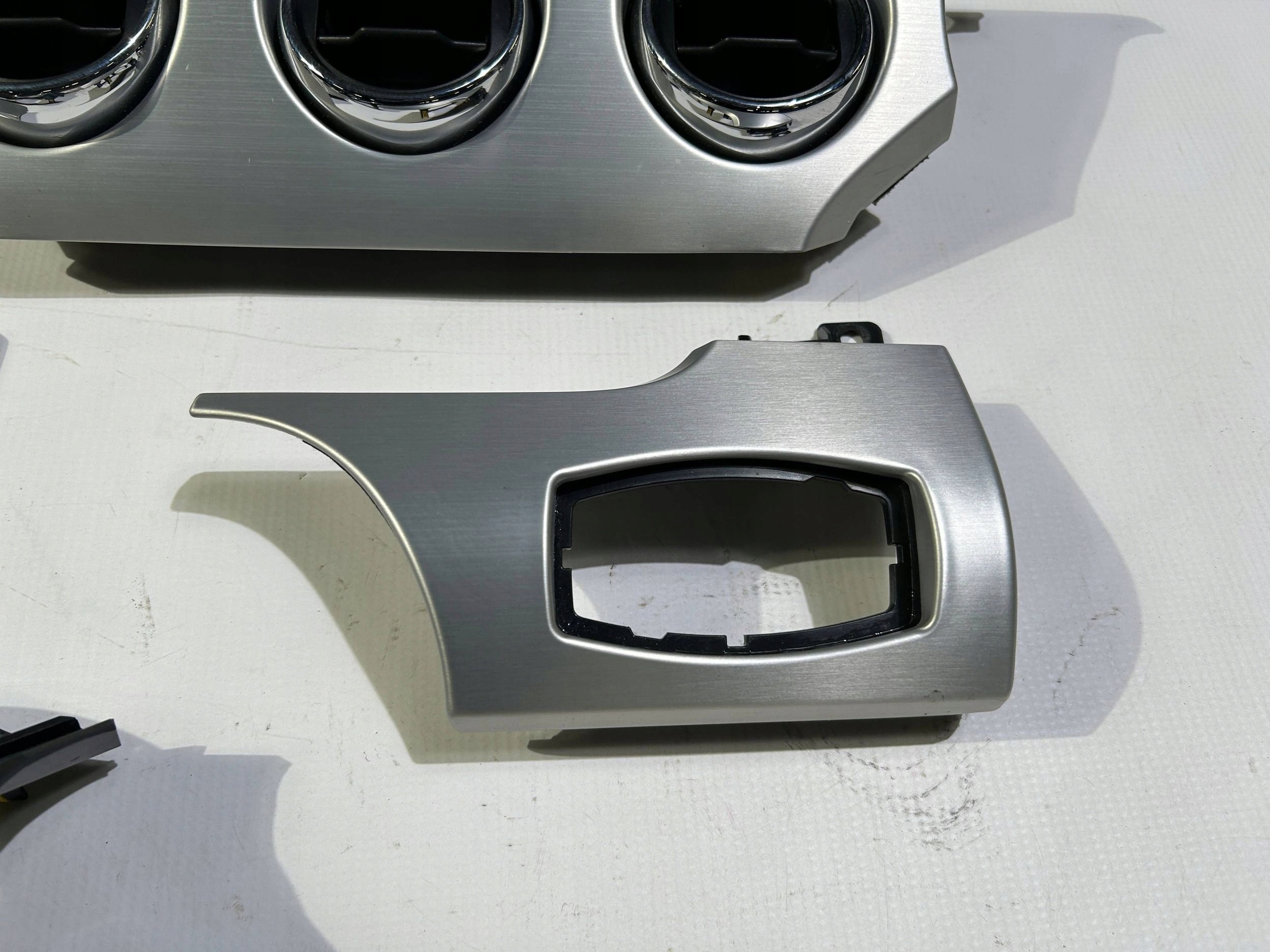 mouldings dekory konosoli of the dashboard instrument panel frame kokpitu Ford Mustang 2015