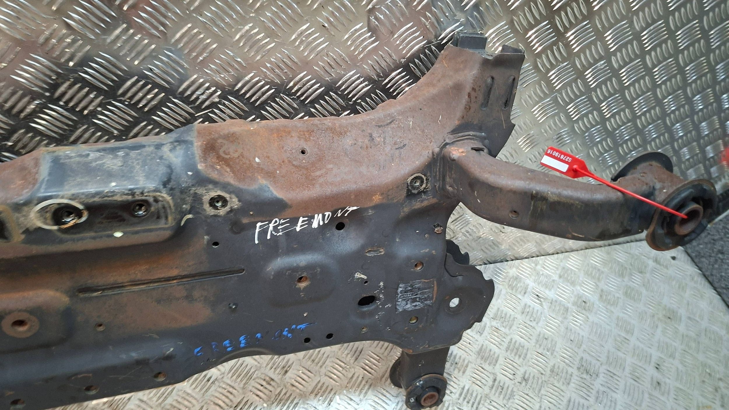 axle beam front FIAT FREEMONT 2.0 JTD 4X4 2011