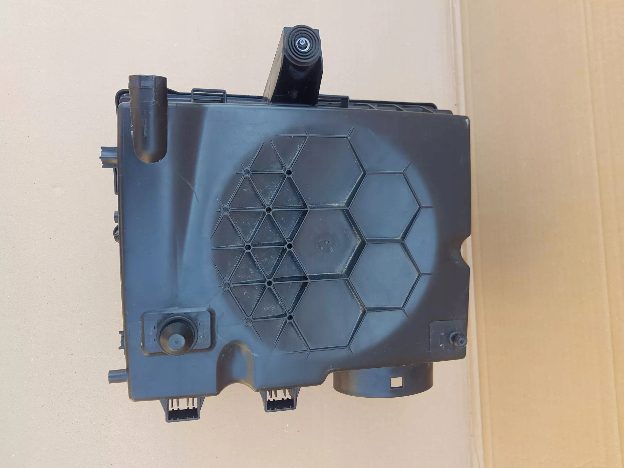 VW AMAROK 2.0 TDI OBUDOWA FILTRA POWIETRZA Typ silnika Diesel