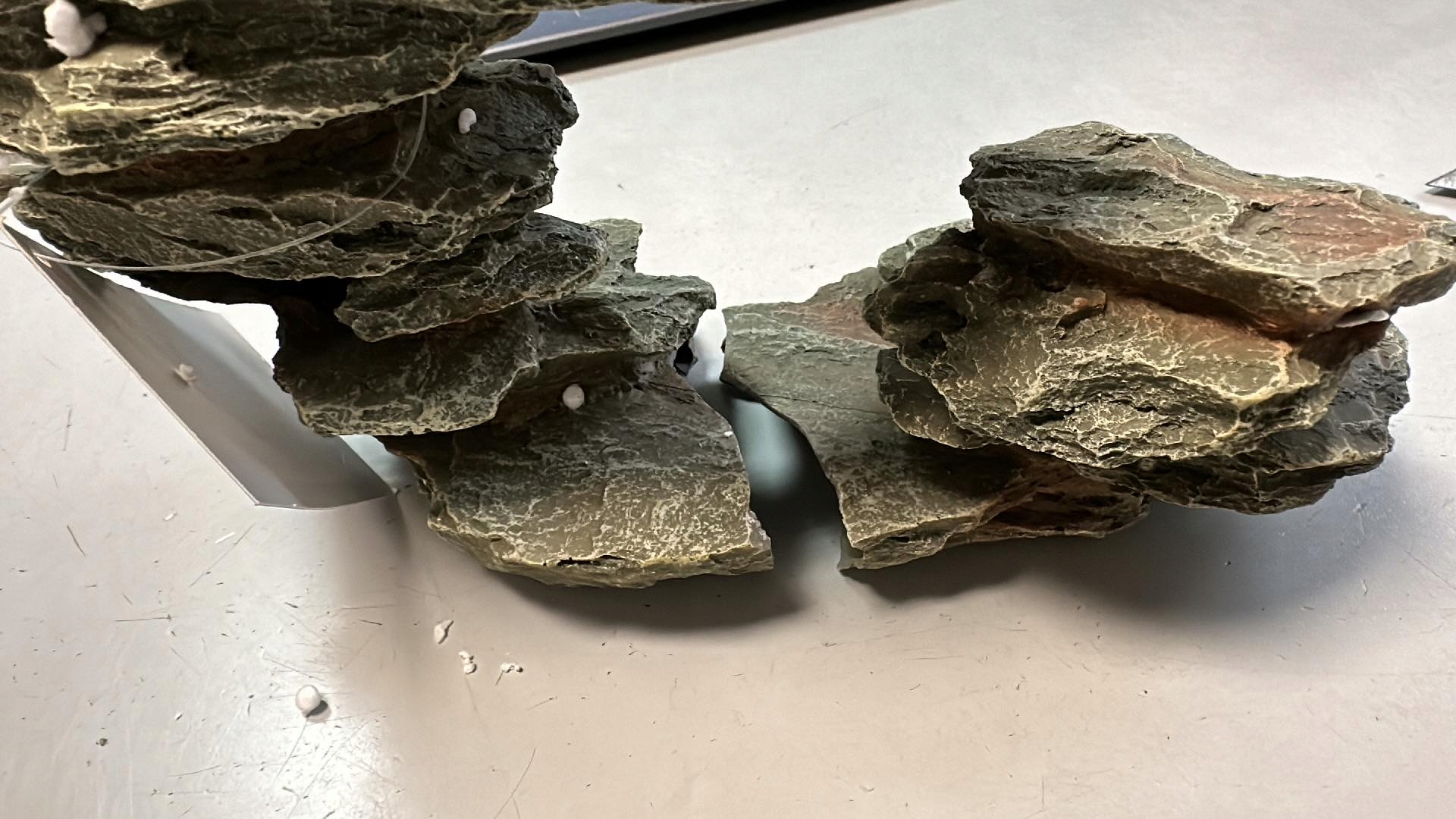 Levně Hobby Dekorace do akvária Sarek Rock 2 24 x 11 x 16 cm (40868)