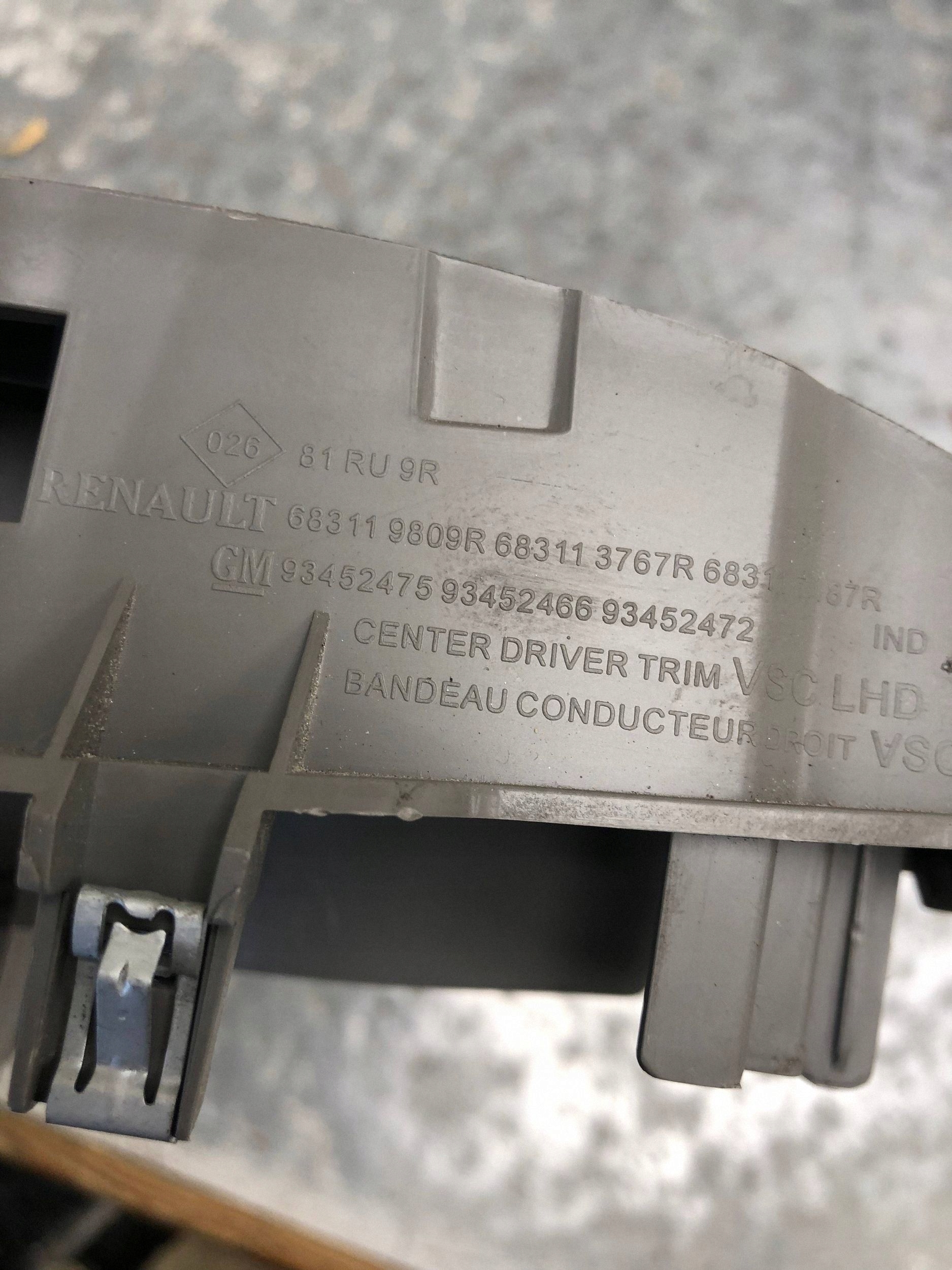 Blende Abdeckung konsole RENAULT TRAFIC III 683119809R