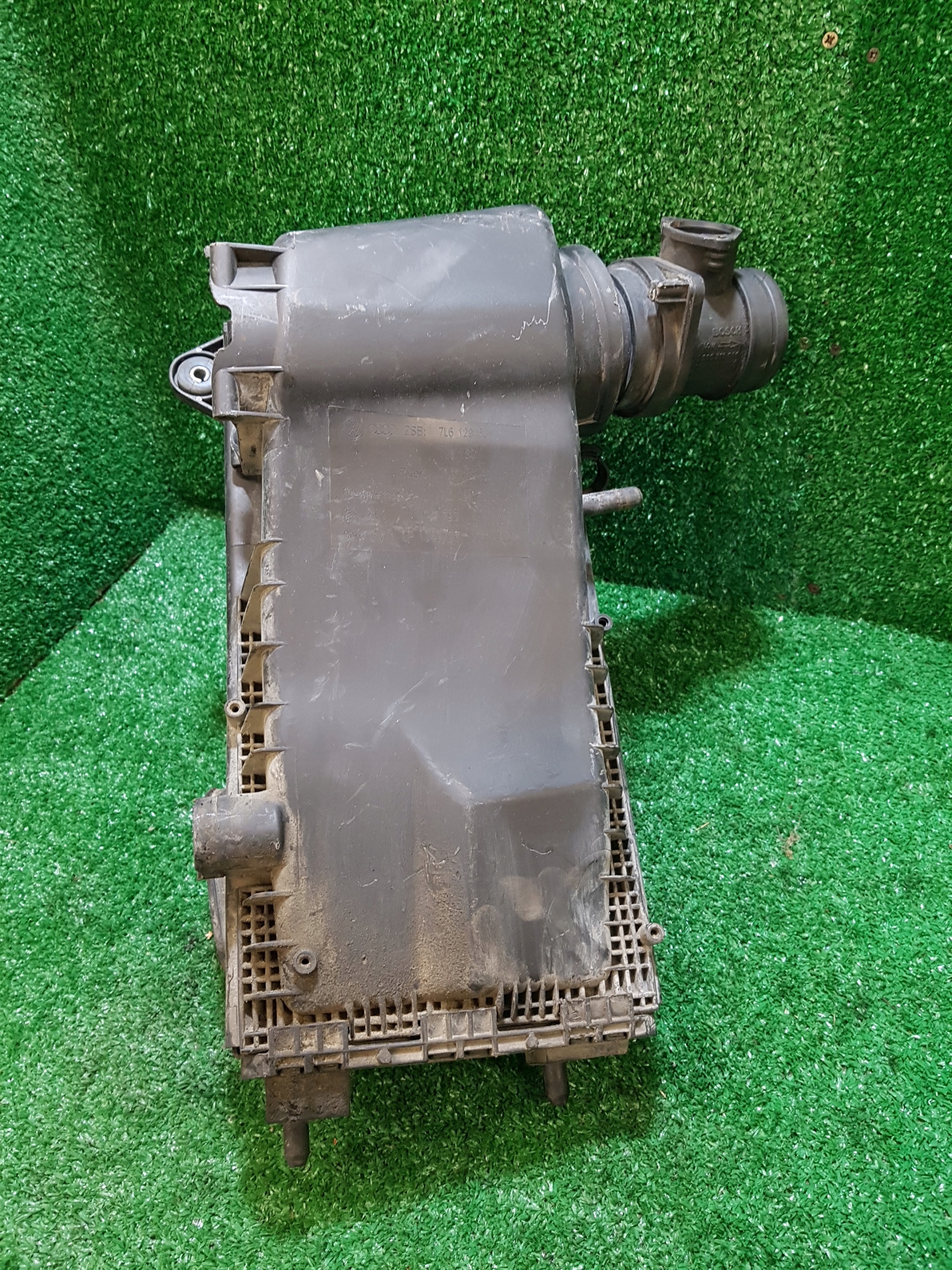 Boîte a filtre AUDI Q7 7L6129601AJ 4.2TDI