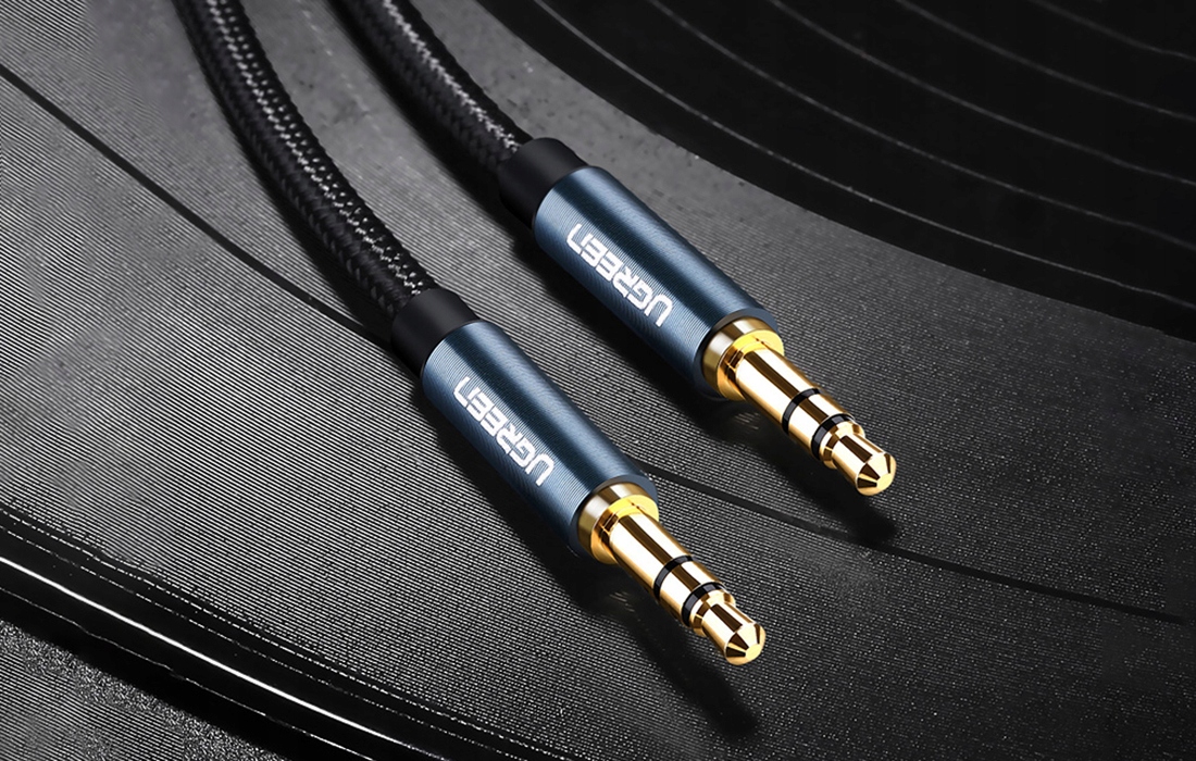 UGREEN KABEL PRZEWÓD AUDIO STEREO WTYCZKA AUX 2X MINIJACK 3,5 MM OPLOT 1M Złącze 2 Męska