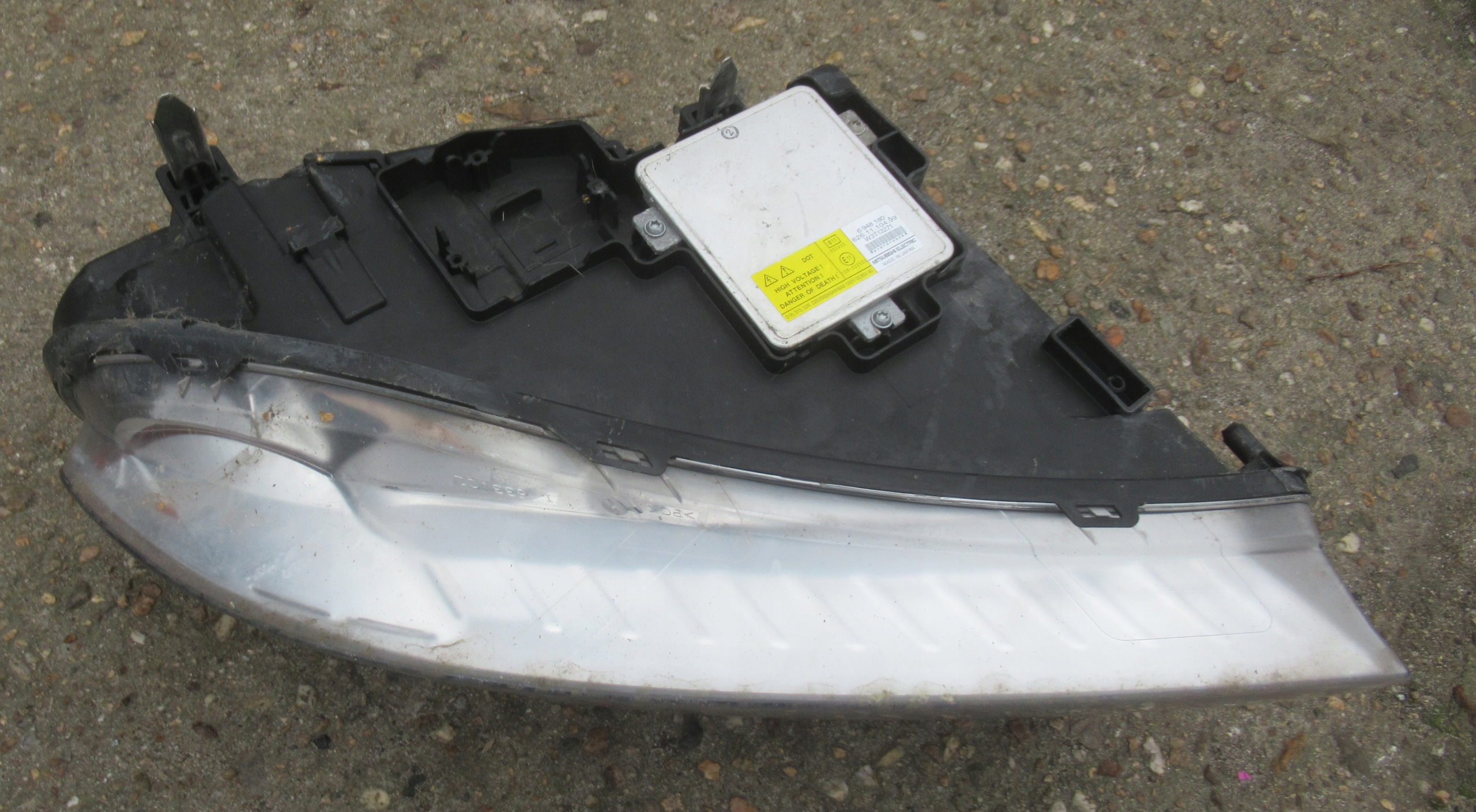 VOLVO V70 2.0 D 09R light left front XENON 31214347 EUROPA