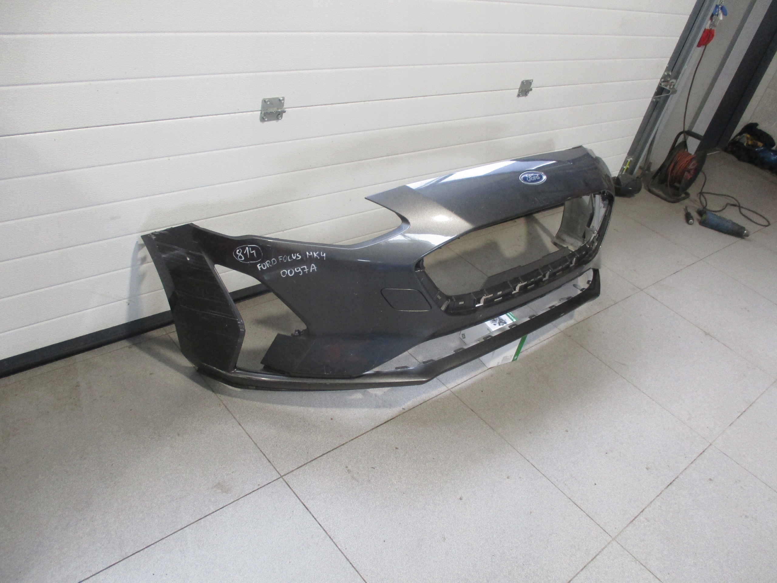 nárazník předek Ford Focus MK4 0097A