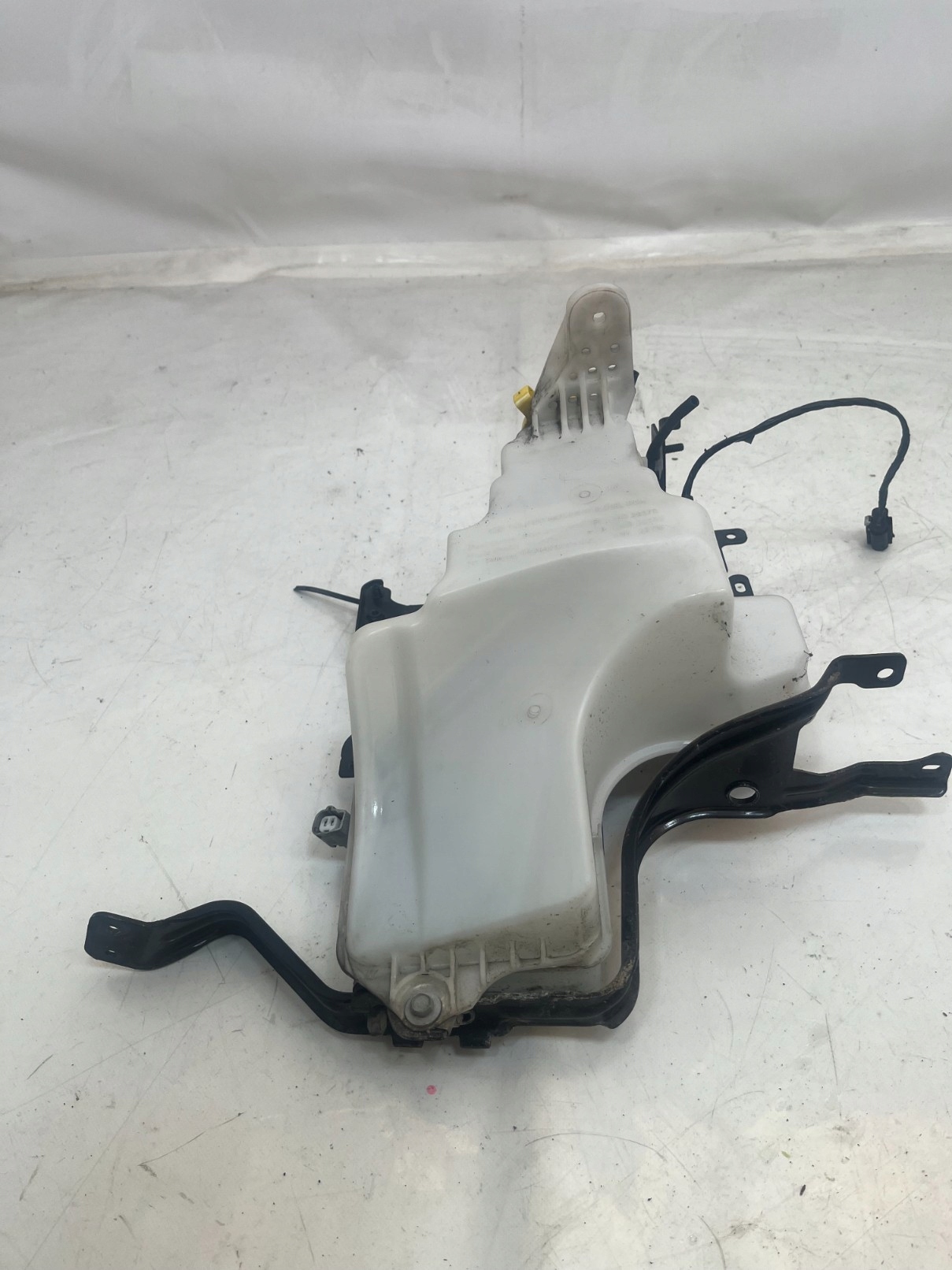 WRANGLER JL бачок омывателя 68293018AE