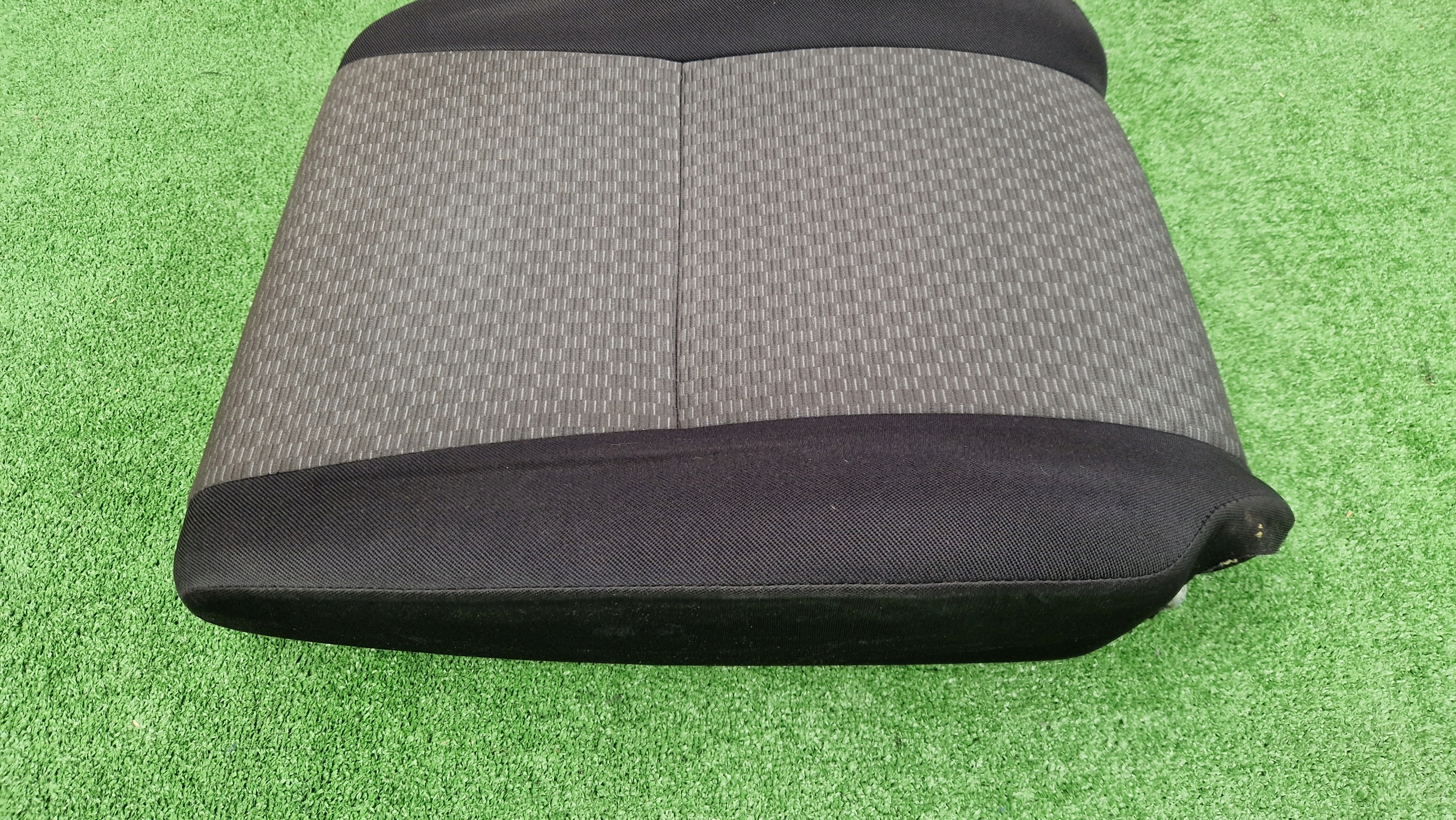 seat OPARCIE SUZUKI JIMNY left right z 2006R 2005r > 2007r