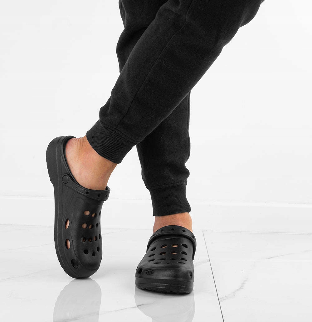 CZARNE LEKKIE KLAPKI CHODAKI KROKSY MEDYCZNE 40 Rozmiar 40